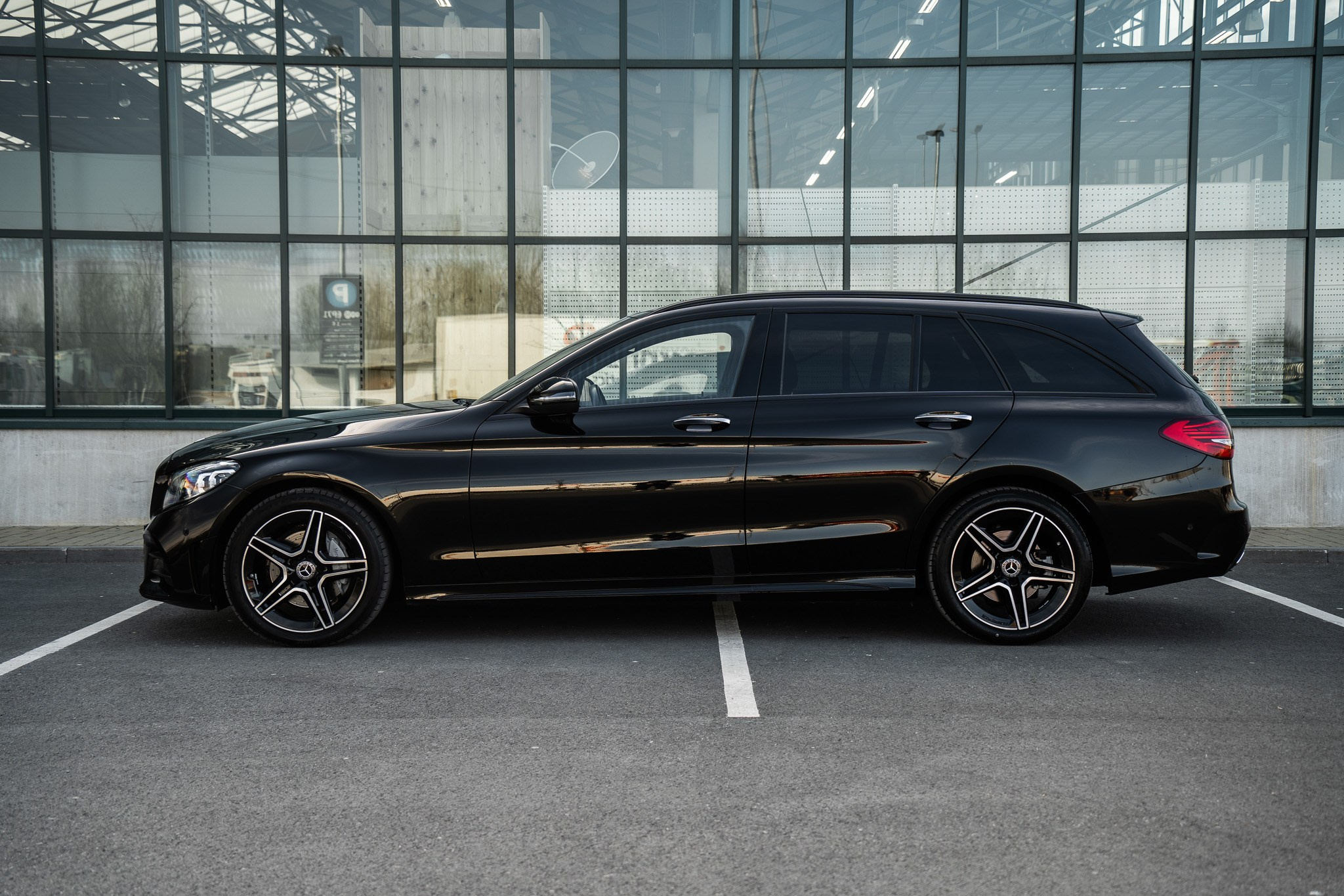 Mercedes-Benz C220 D 4MATIC. LOHA VISUALS — AUTOMOTIVE PHOTOGRAPHY