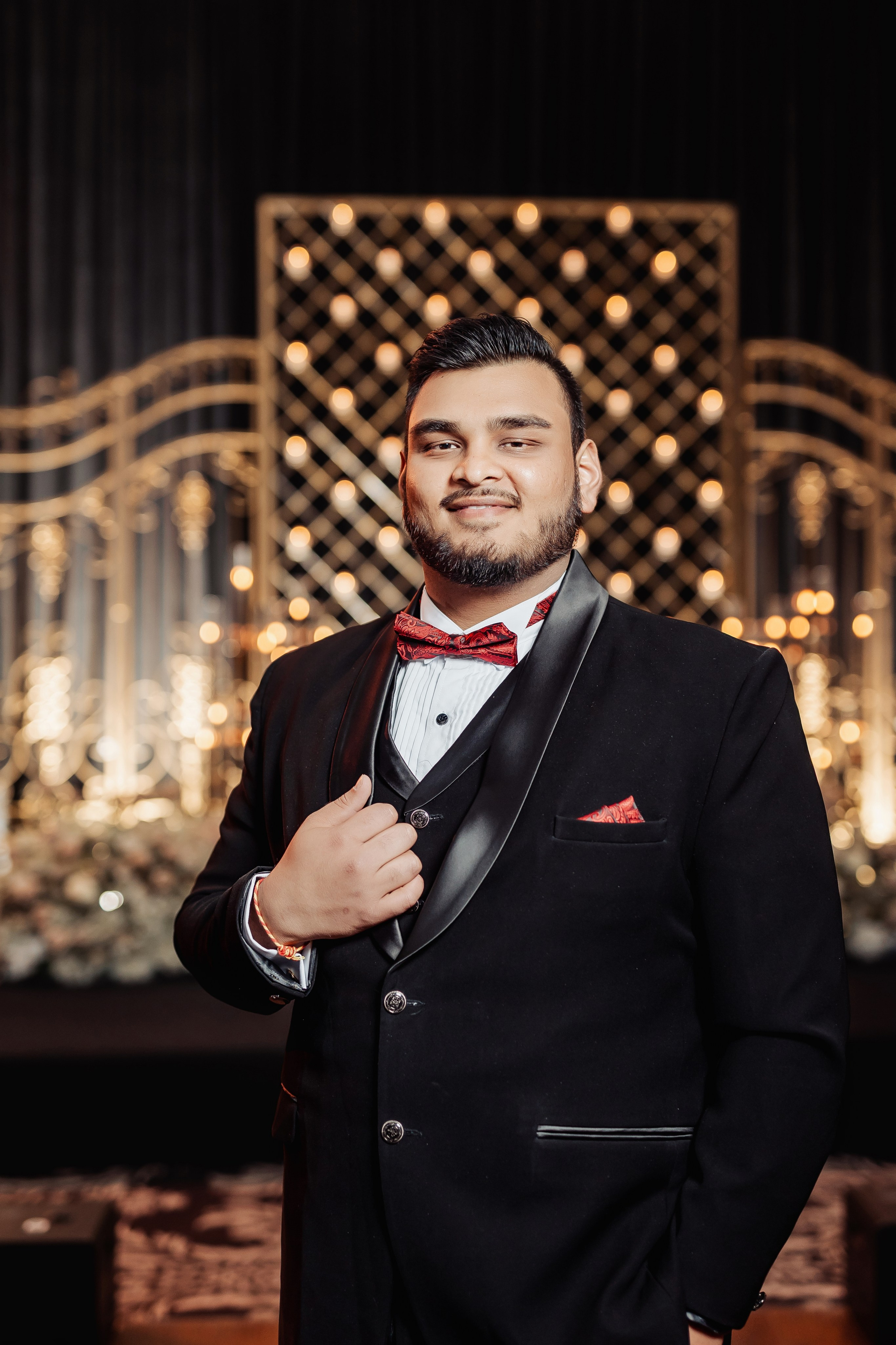 Darshil & Shailja. Wedding Photographer & Cinematographer studios