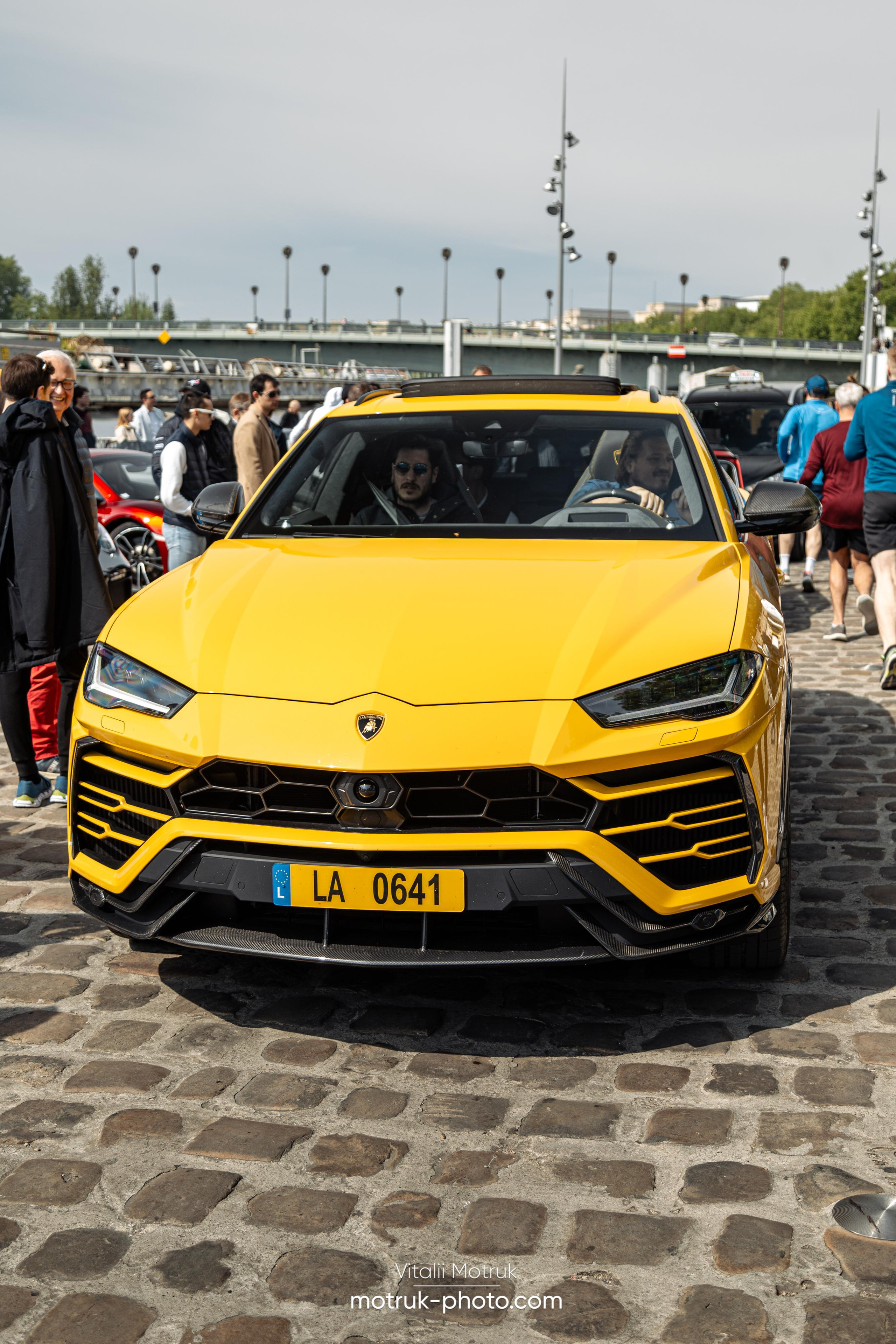 Bateaux Mouches 1 mai. Photographer in Paris — Vitalii Motruk