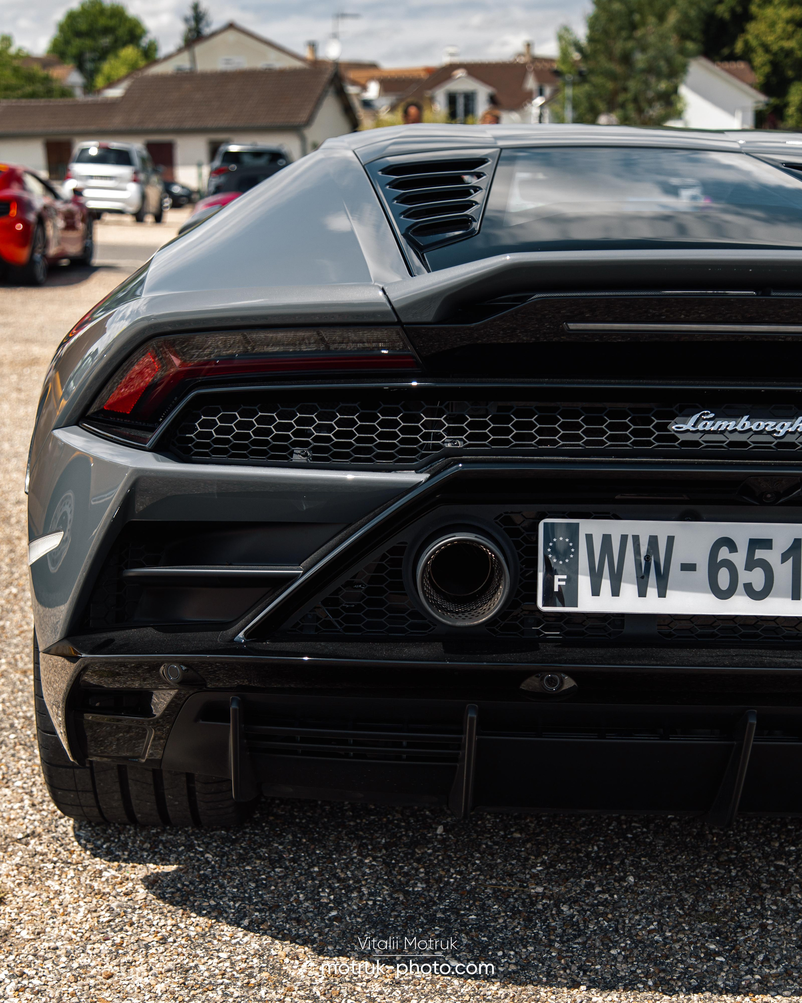 Cars and Coffee. Photographer in Paris — Vitalii Motruk