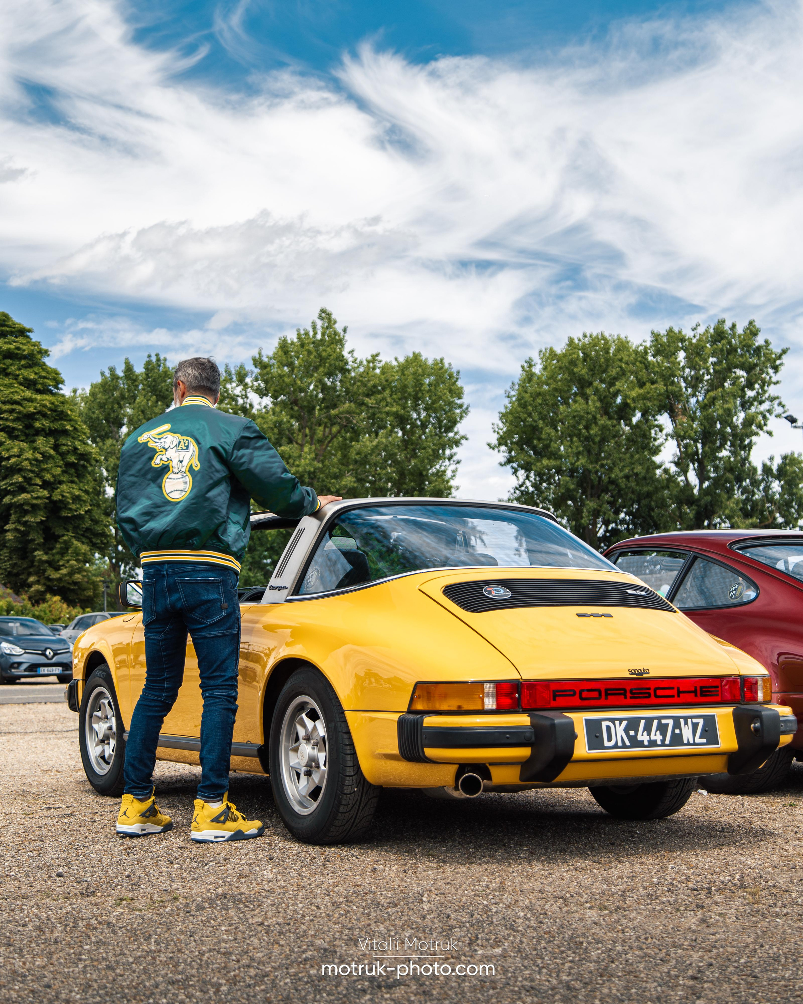 Cars and Coffee. Photographer in Paris — Vitalii Motruk
