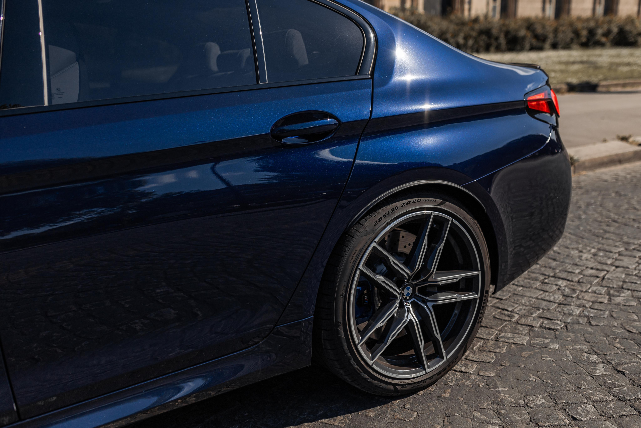 BMW M5 Competition. Photographe de voitures à Paris — Vitalii Motruk