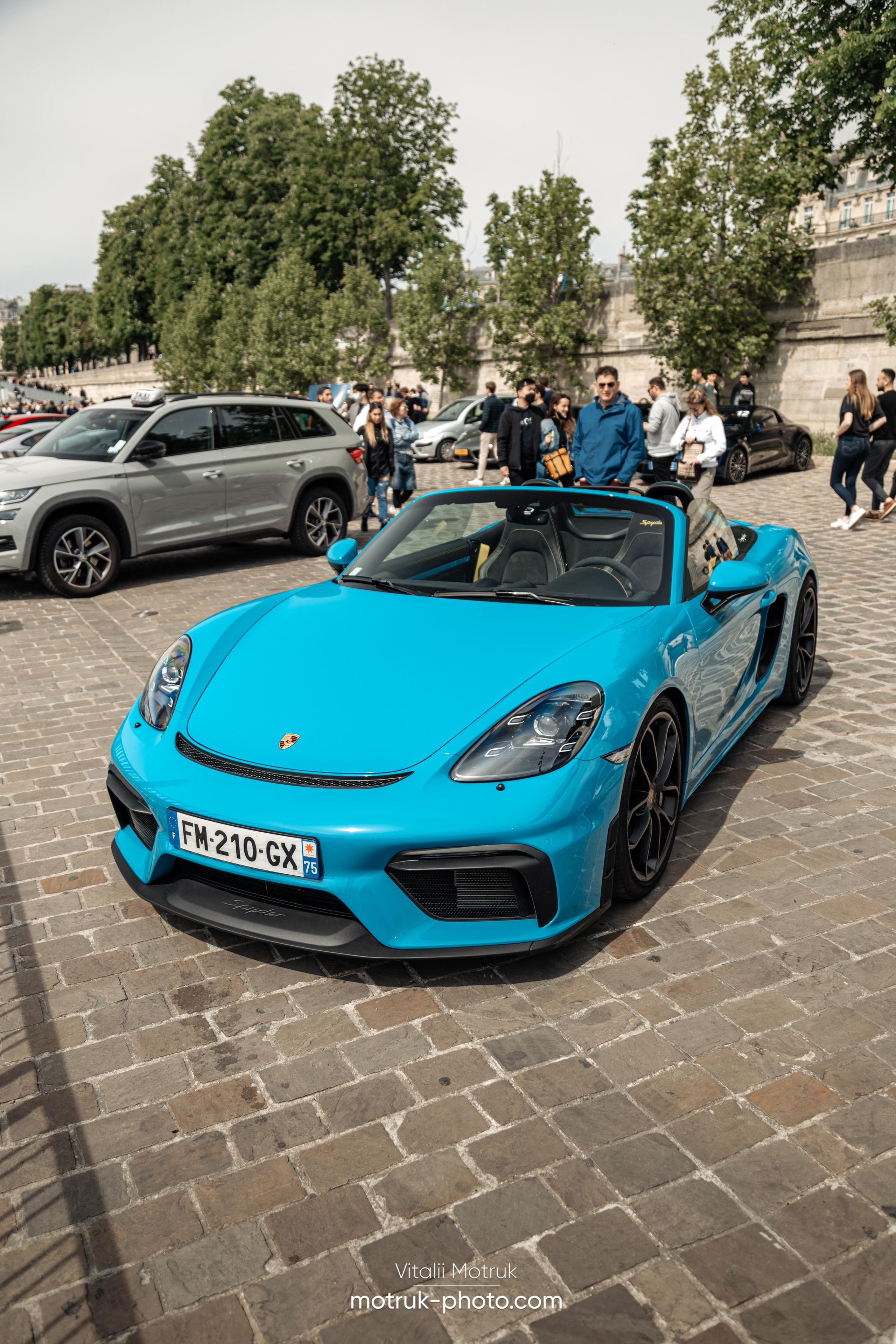 Bateaux Mouches 1 mai. Photographer in Paris — Vitalii Motruk
