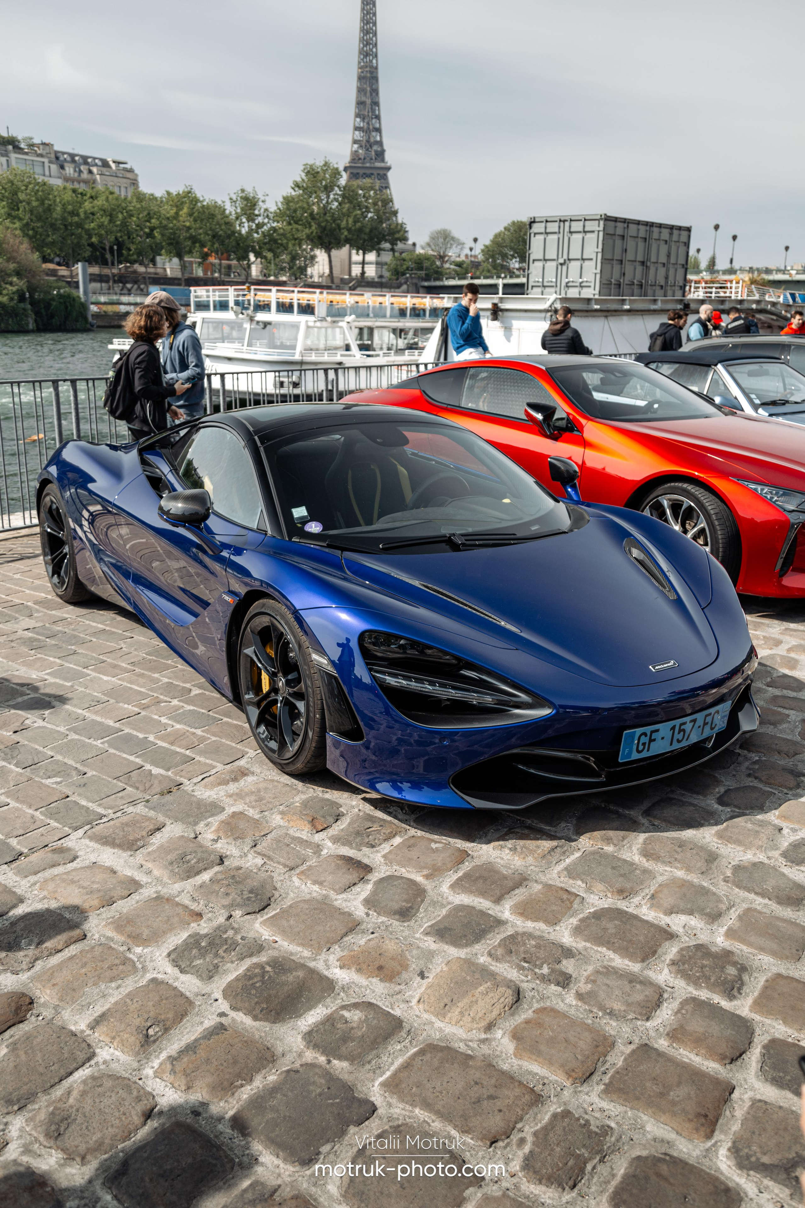 Bateaux Mouches 1 mai. Photographer in Paris — Vitalii Motruk