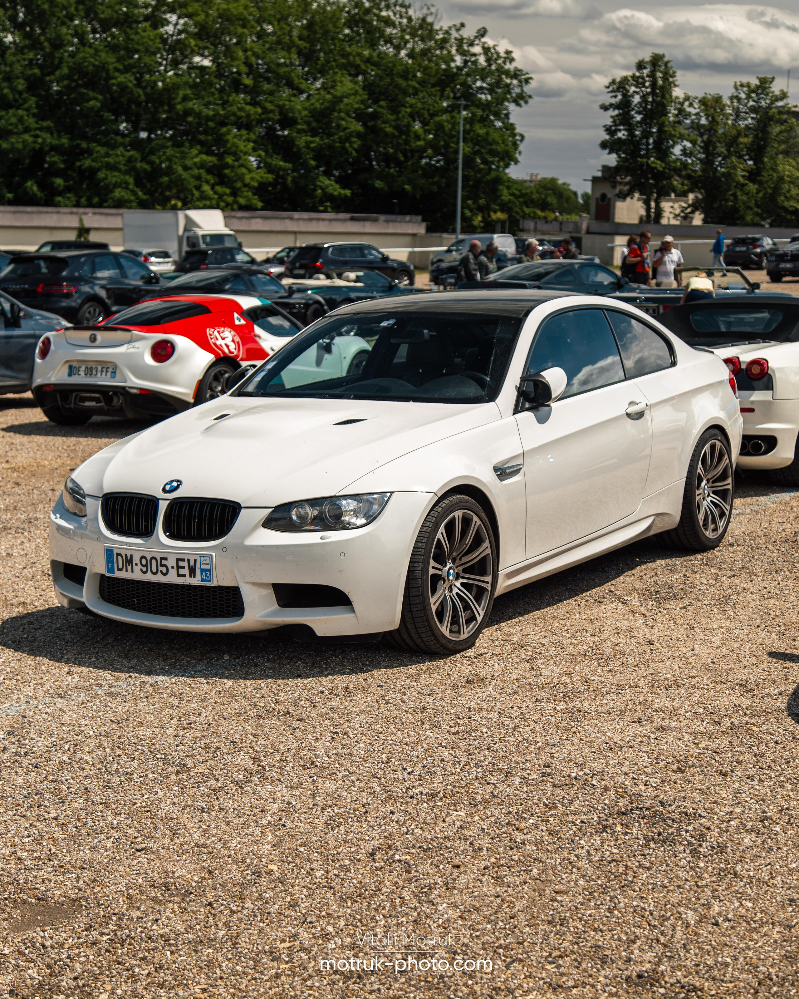 Cars and Coffee. Photographer in Paris — Vitalii Motruk