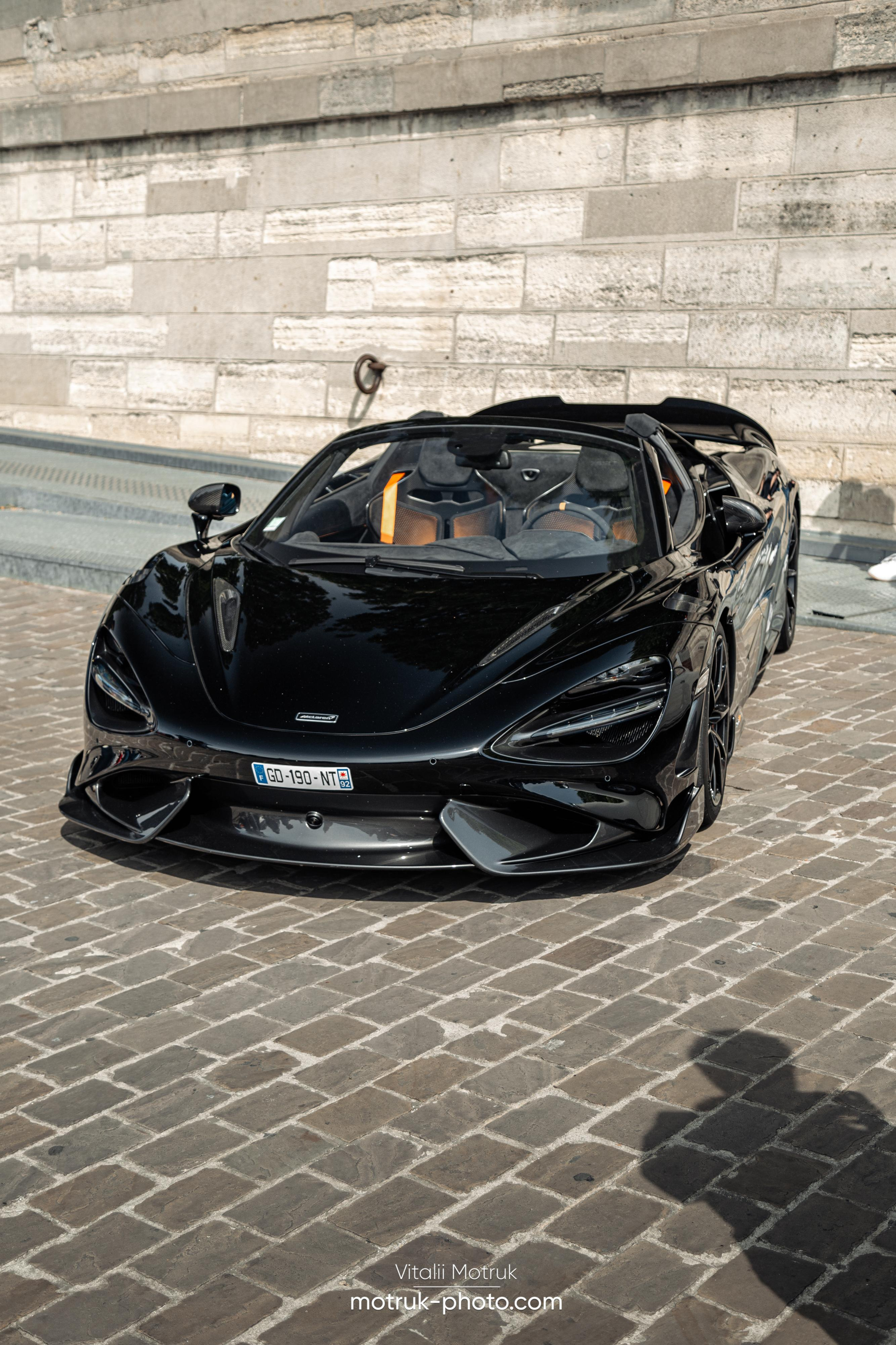 Bateaux Mouches 1 mai. Photographer in Paris — Vitalii Motruk