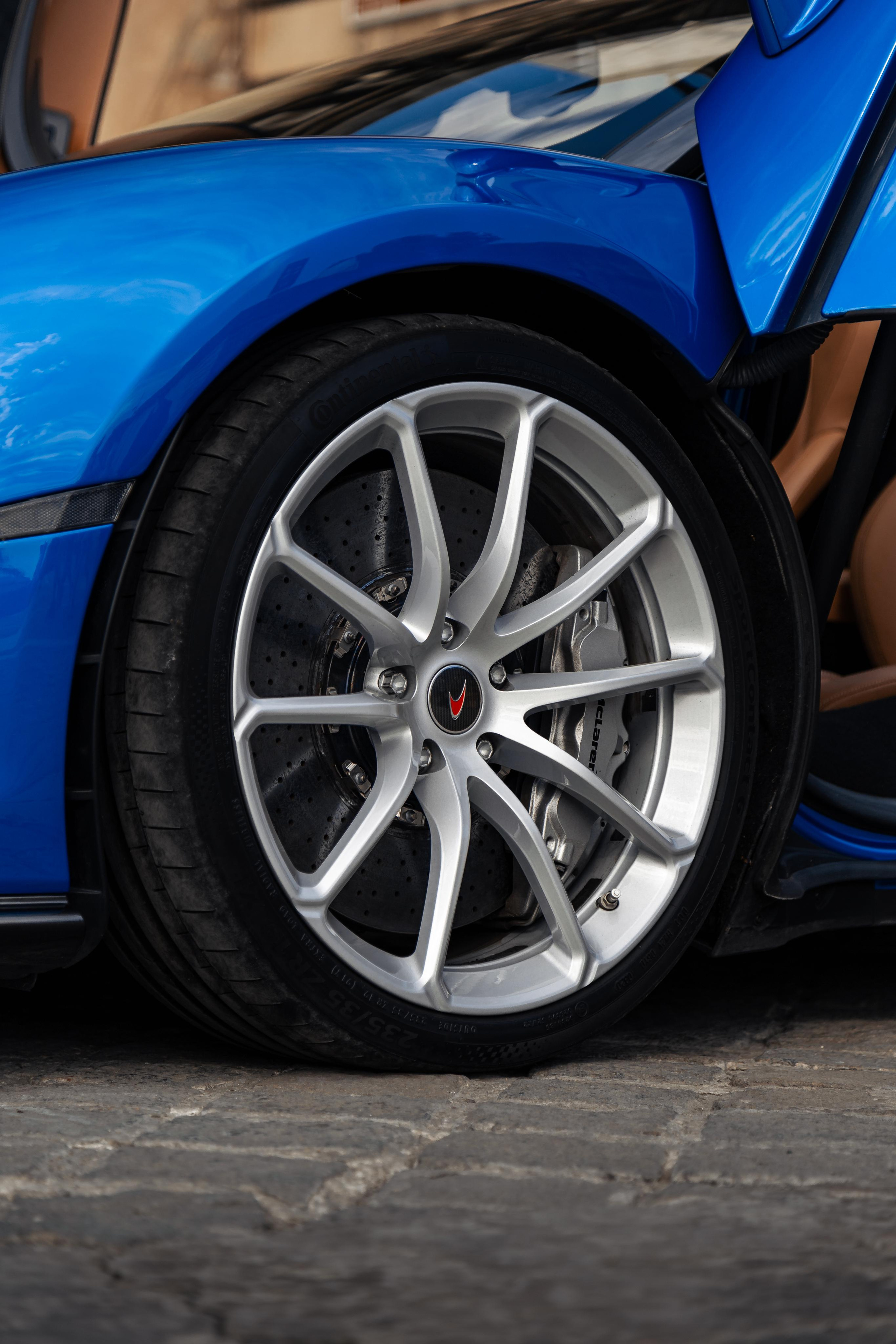 McLaren 570s. Photographe de voitures à Paris — Vitalii Motruk