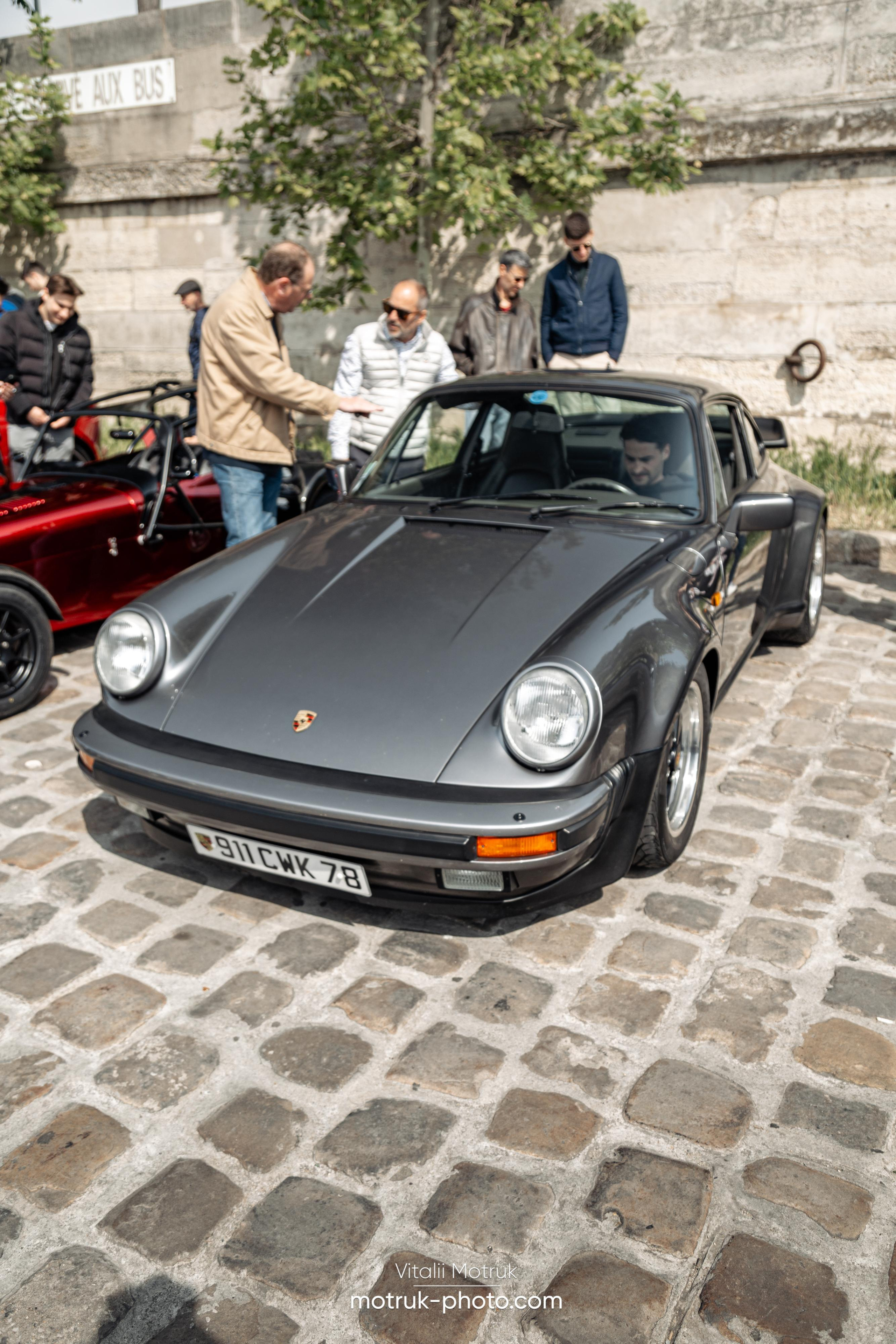 Bateaux Mouches 1 mai. Photographer in Paris — Vitalii Motruk