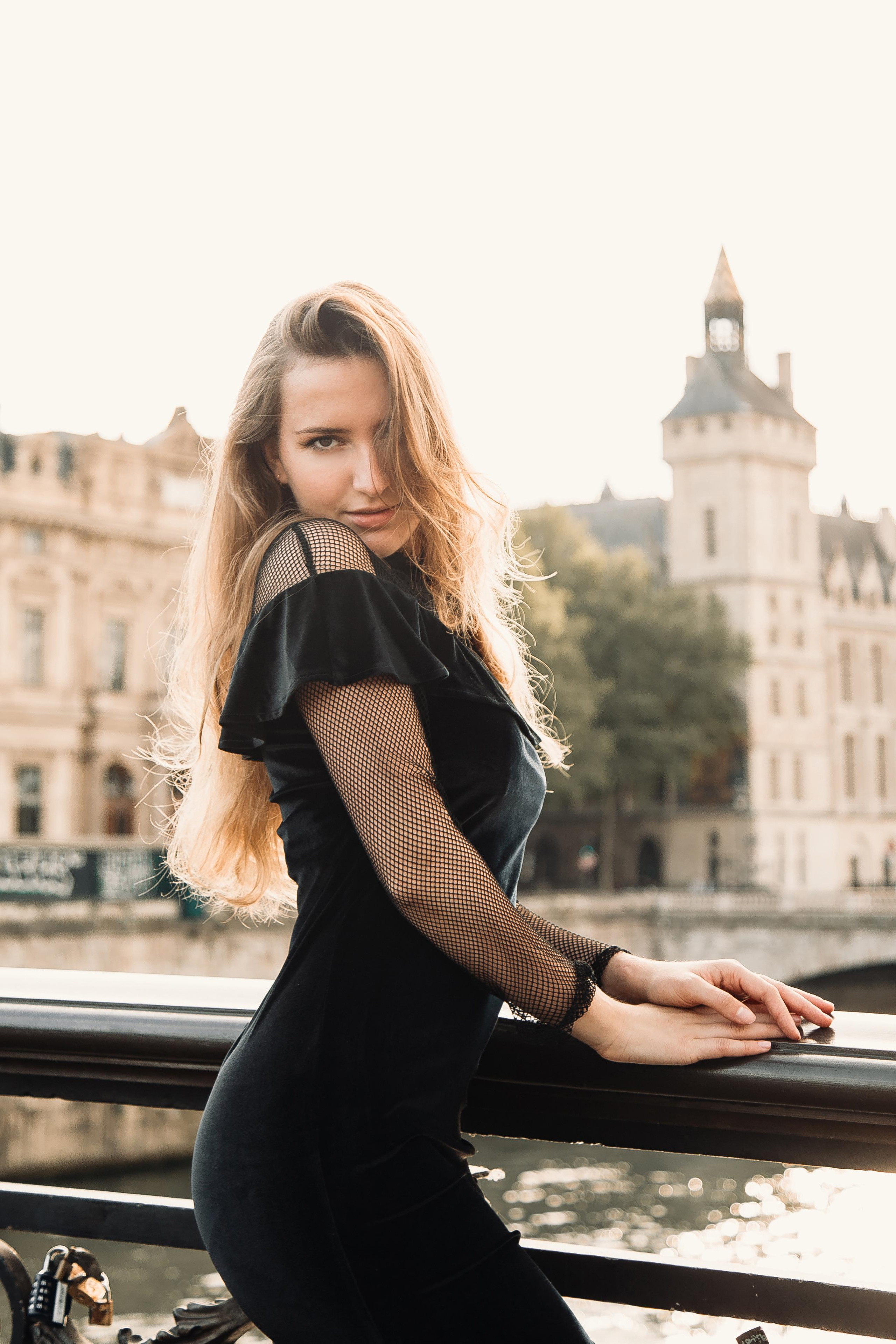 Elena. Photographer in Paris — Vitalii Motruk