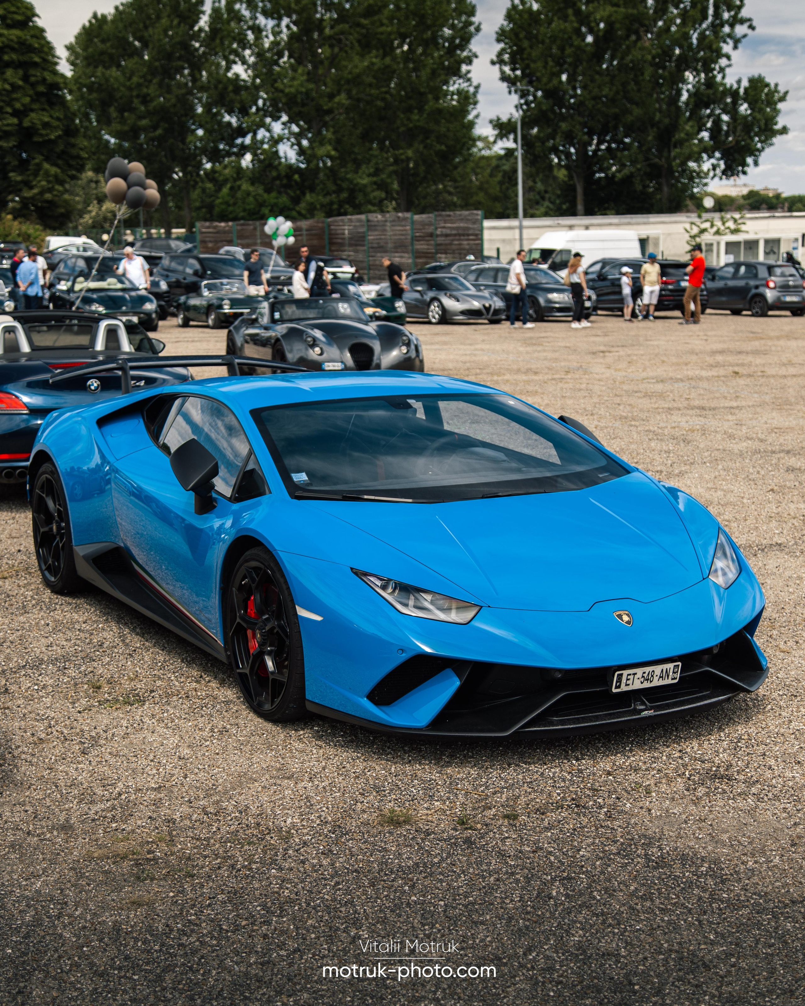 Cars and Coffee. Photographer in Paris — Vitalii Motruk