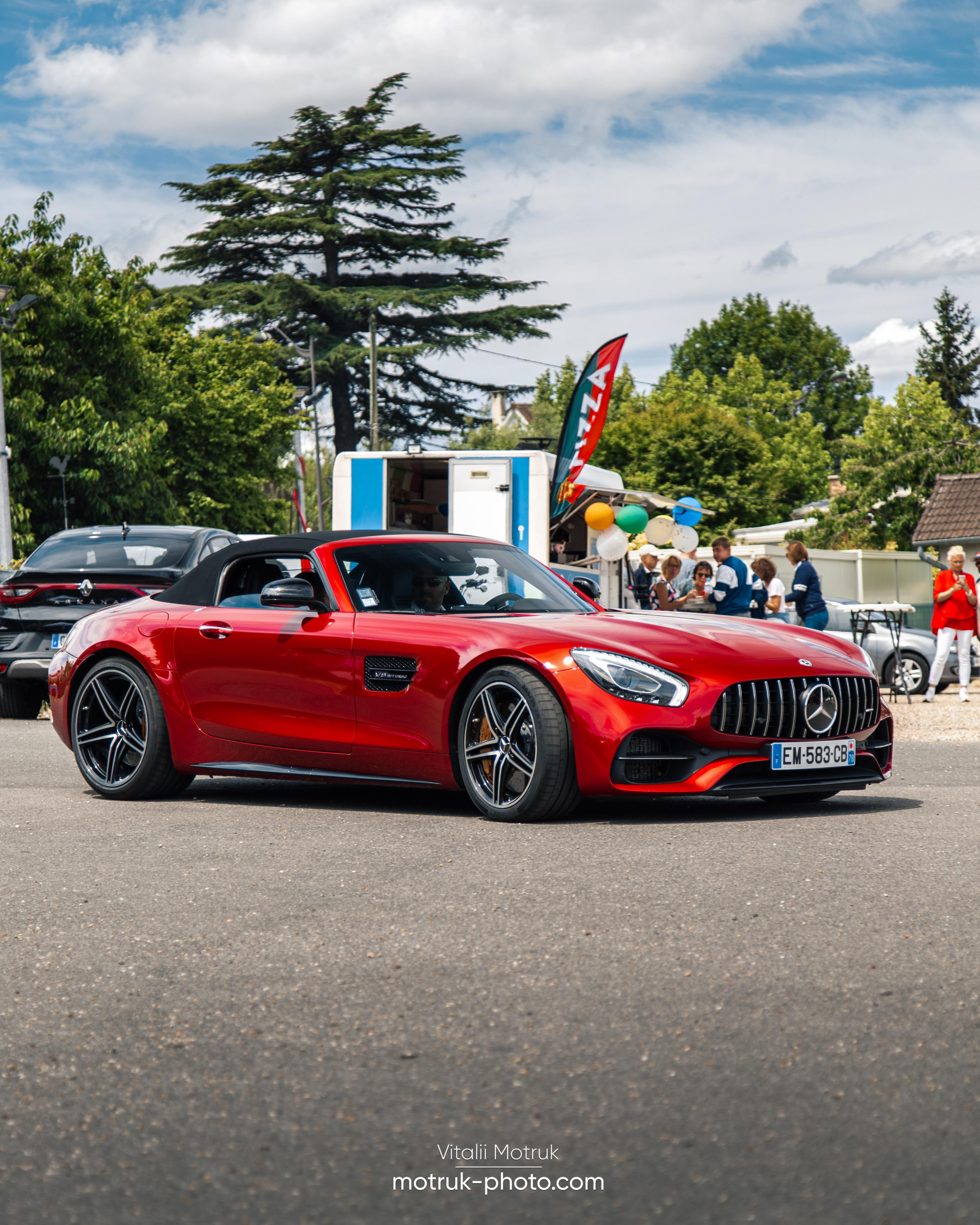 Cars and Coffee. Photographer in Paris — Vitalii Motruk