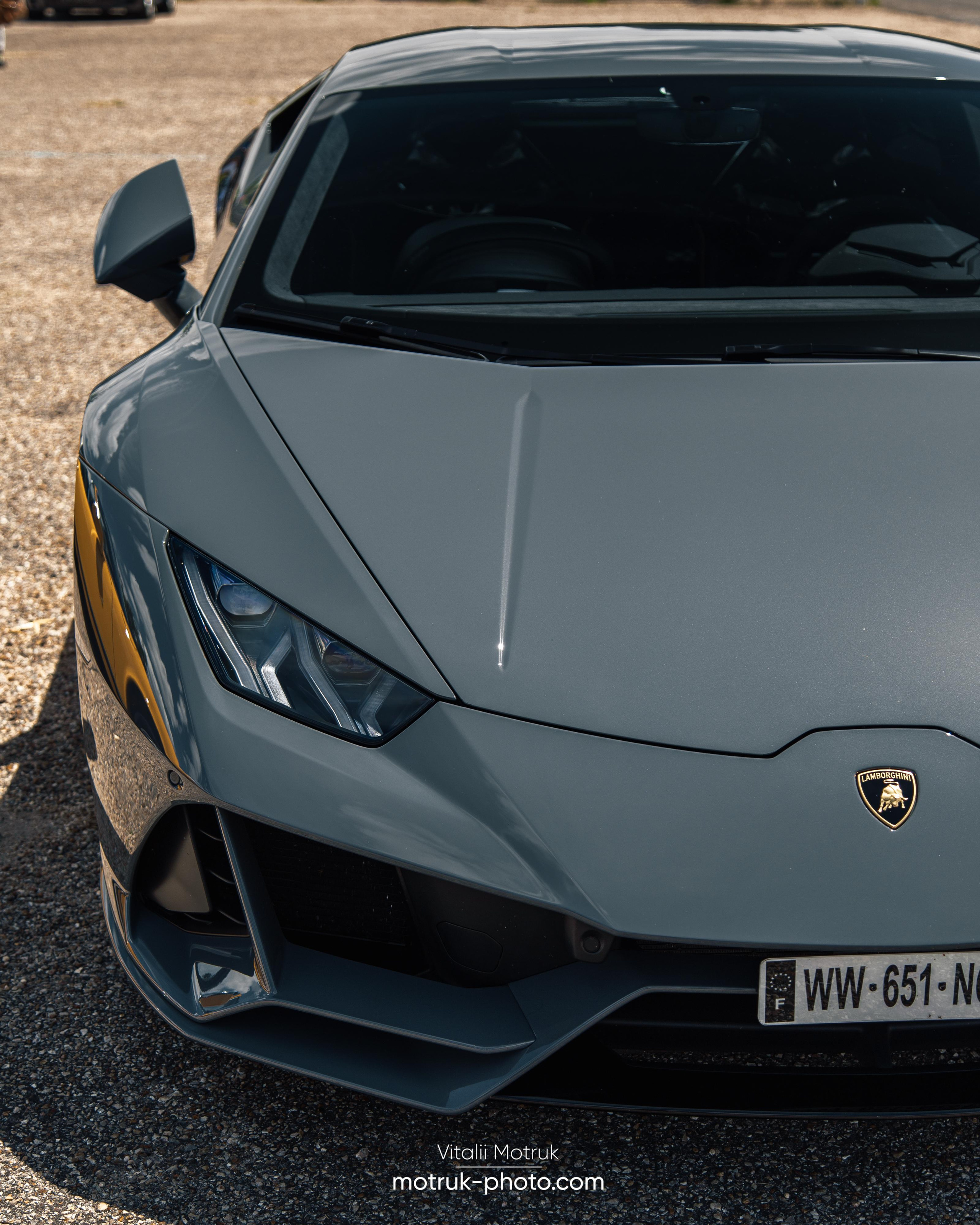 Cars and Coffee. Photographer in Paris — Vitalii Motruk