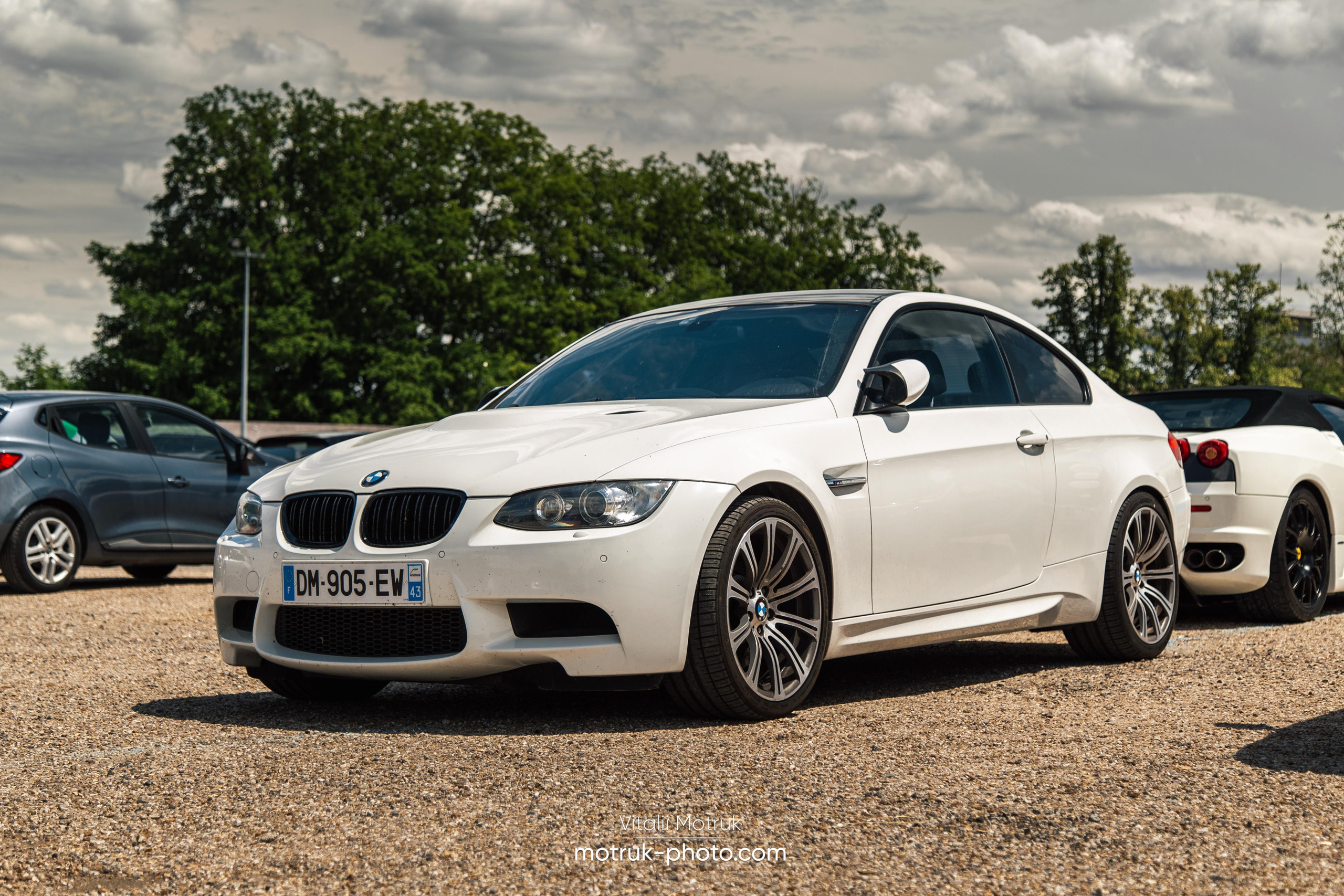 Cars and Coffee. Photographer in Paris — Vitalii Motruk