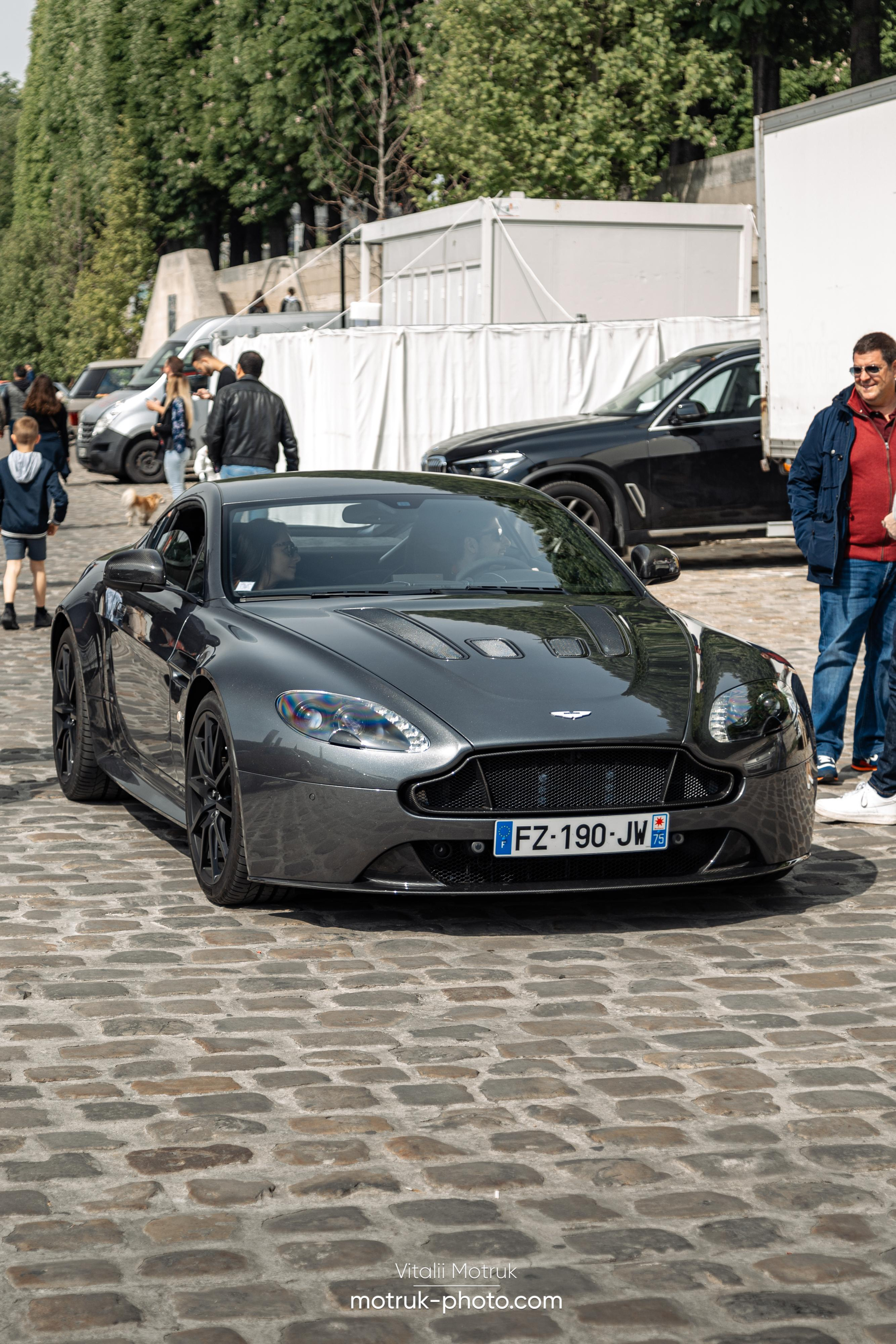 Bateaux Mouches 1 mai. Photographer in Paris — Vitalii Motruk