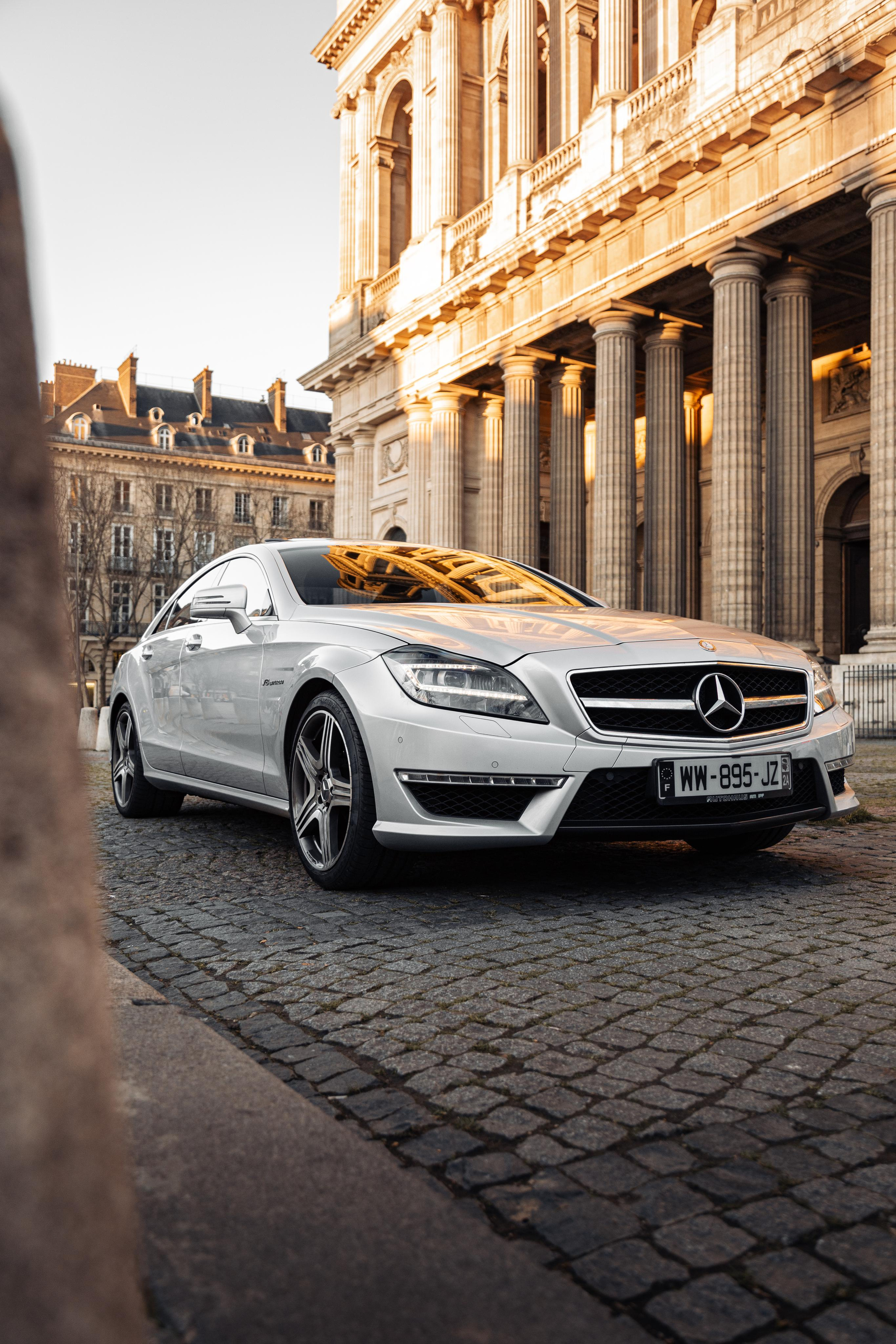 Merceds-Benz CLS 63 AMG. Photographe de voitures à Paris — Vitalii Motruk