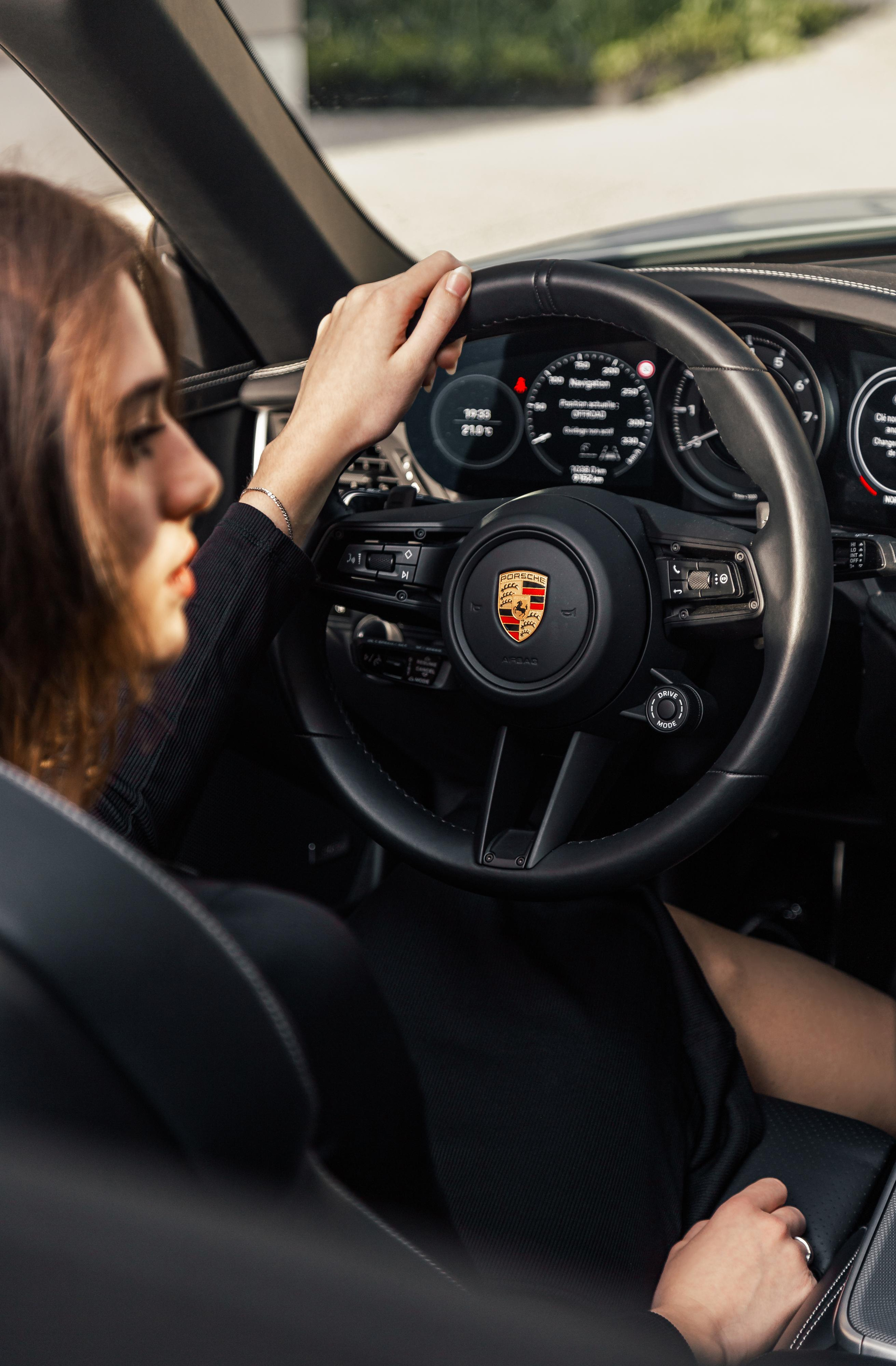 Anhelina x Porsche 911. Photographer in Paris — Vitalii Motruk