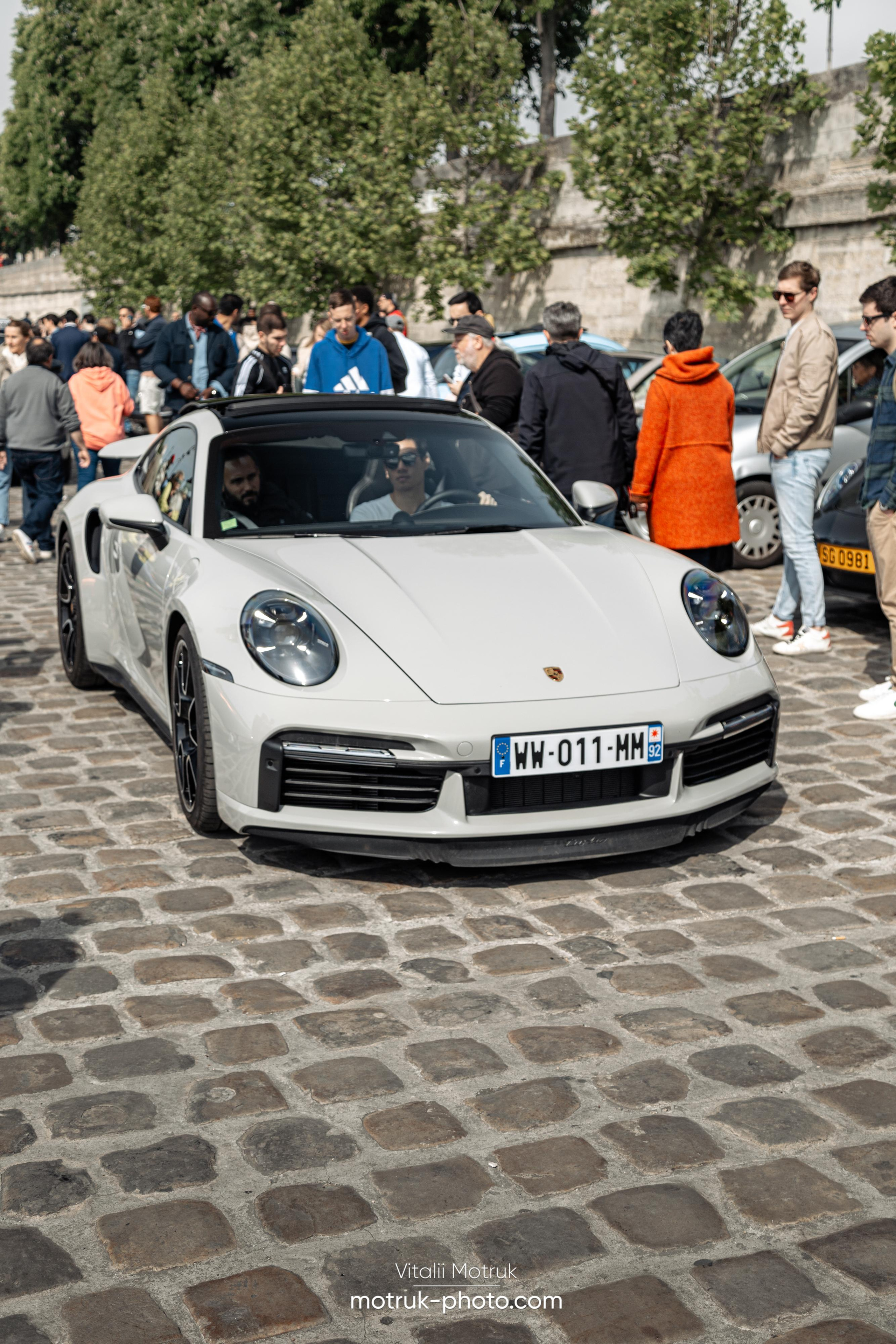 Bateaux Mouches 1 mai. Photographer in Paris — Vitalii Motruk