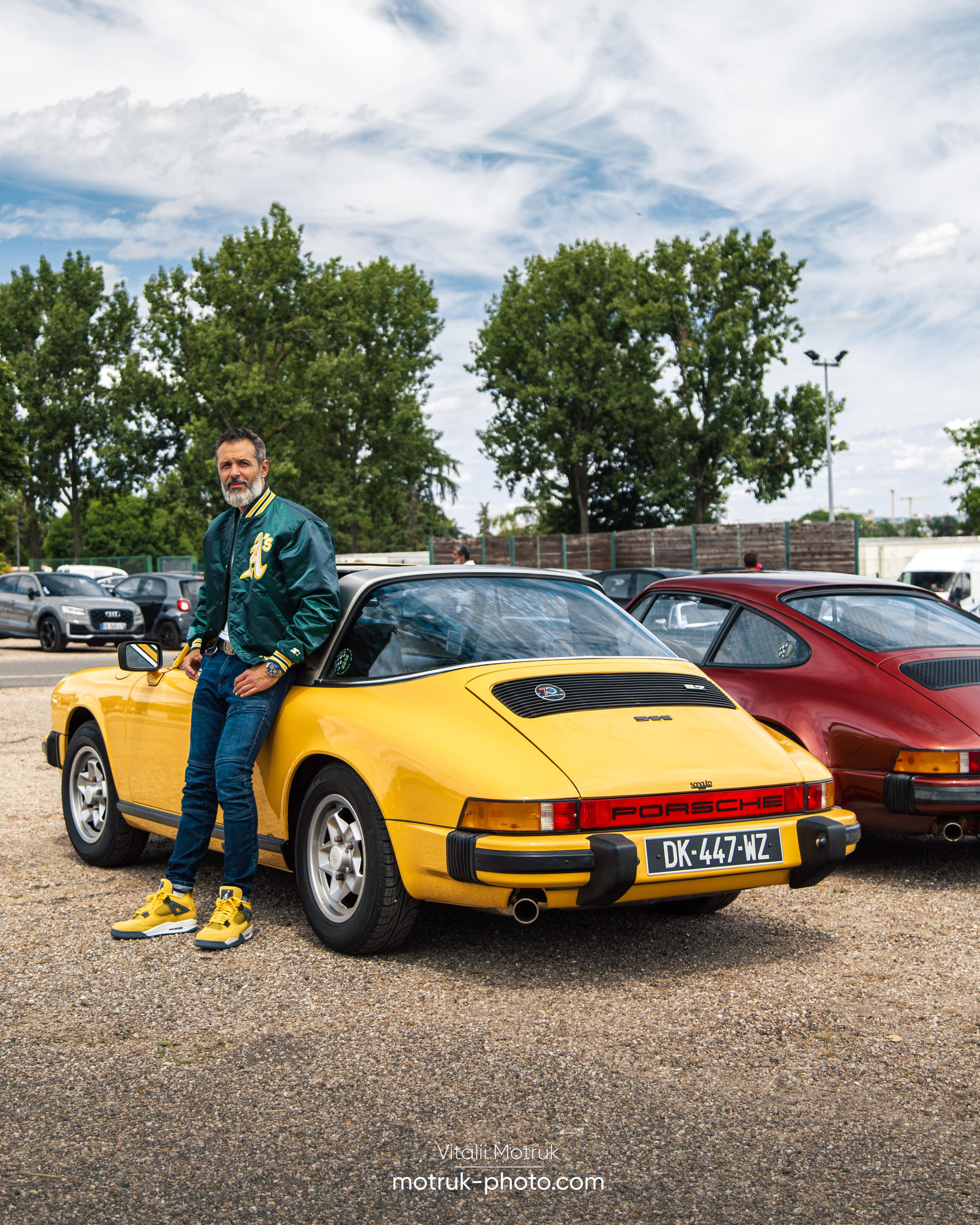 Cars and Coffee. Photographer in Paris — Vitalii Motruk