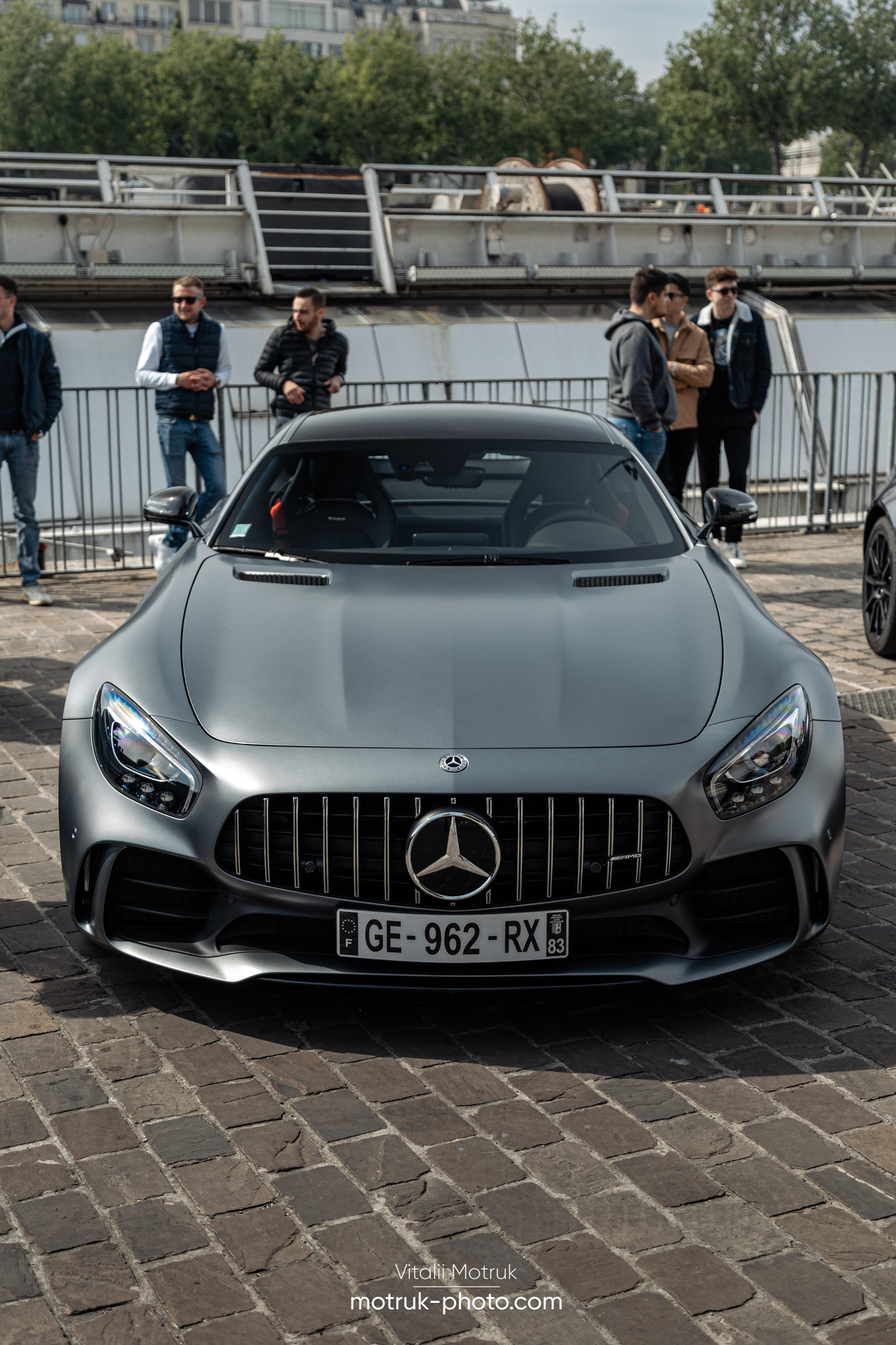 Bateaux Mouches 1 mai. Photographer in Paris — Vitalii Motruk