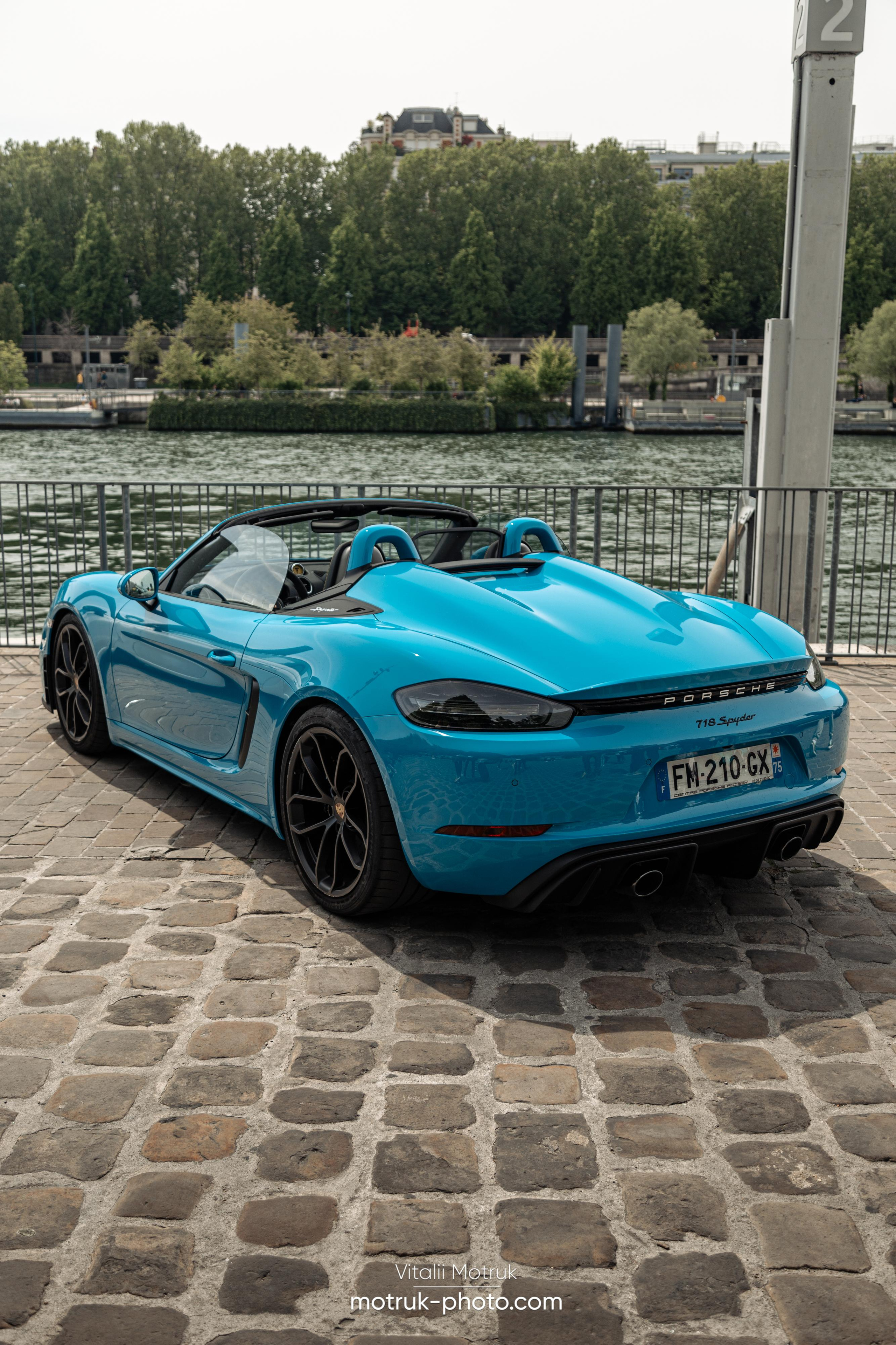 Bateaux Mouches 1 mai. Photographer in Paris — Vitalii Motruk