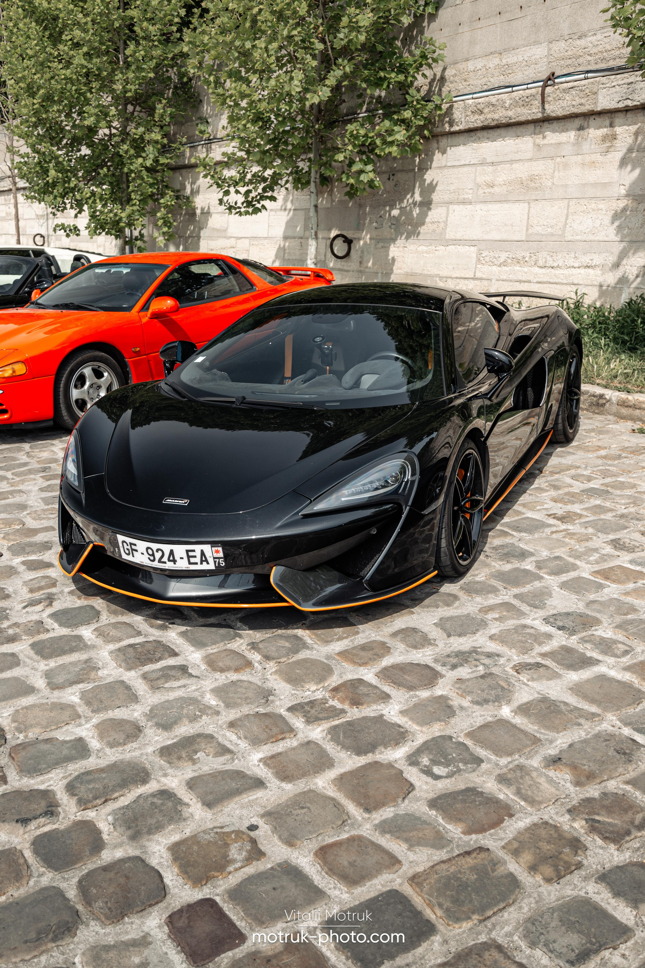 Bateaux Mouches 1 mai. Photographer in Paris — Vitalii Motruk