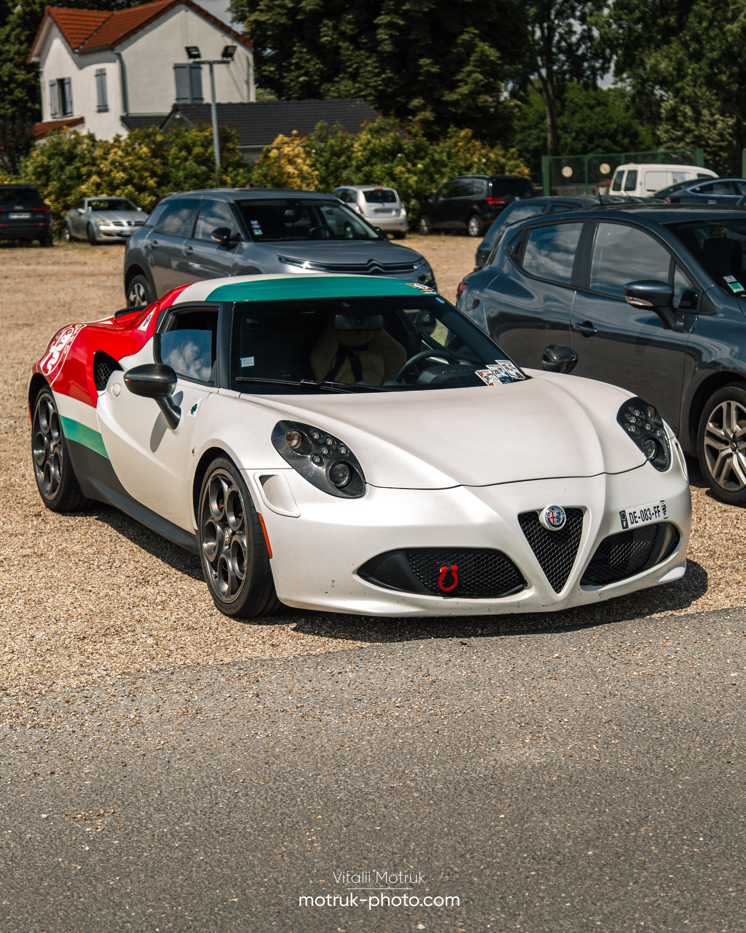 Cars and Coffee. Photographer in Paris — Vitalii Motruk