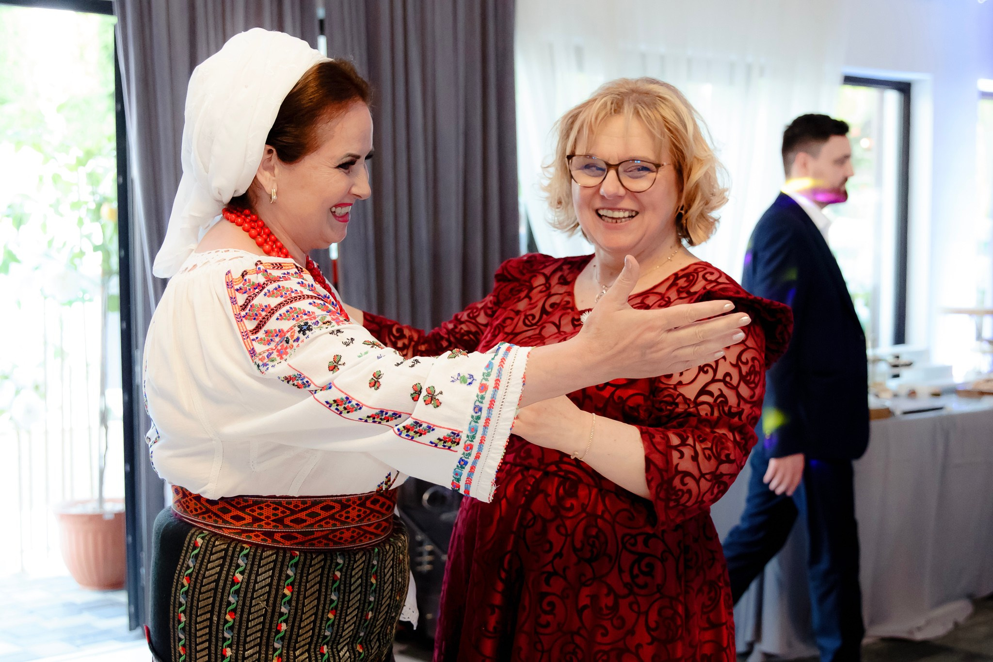 Ioana & Ionuț | Nuntă de poveste la Păstrăvăria Poiana din Mălini județul Suceava. Servicii foto-video profesionale, pentru momente de neuitat