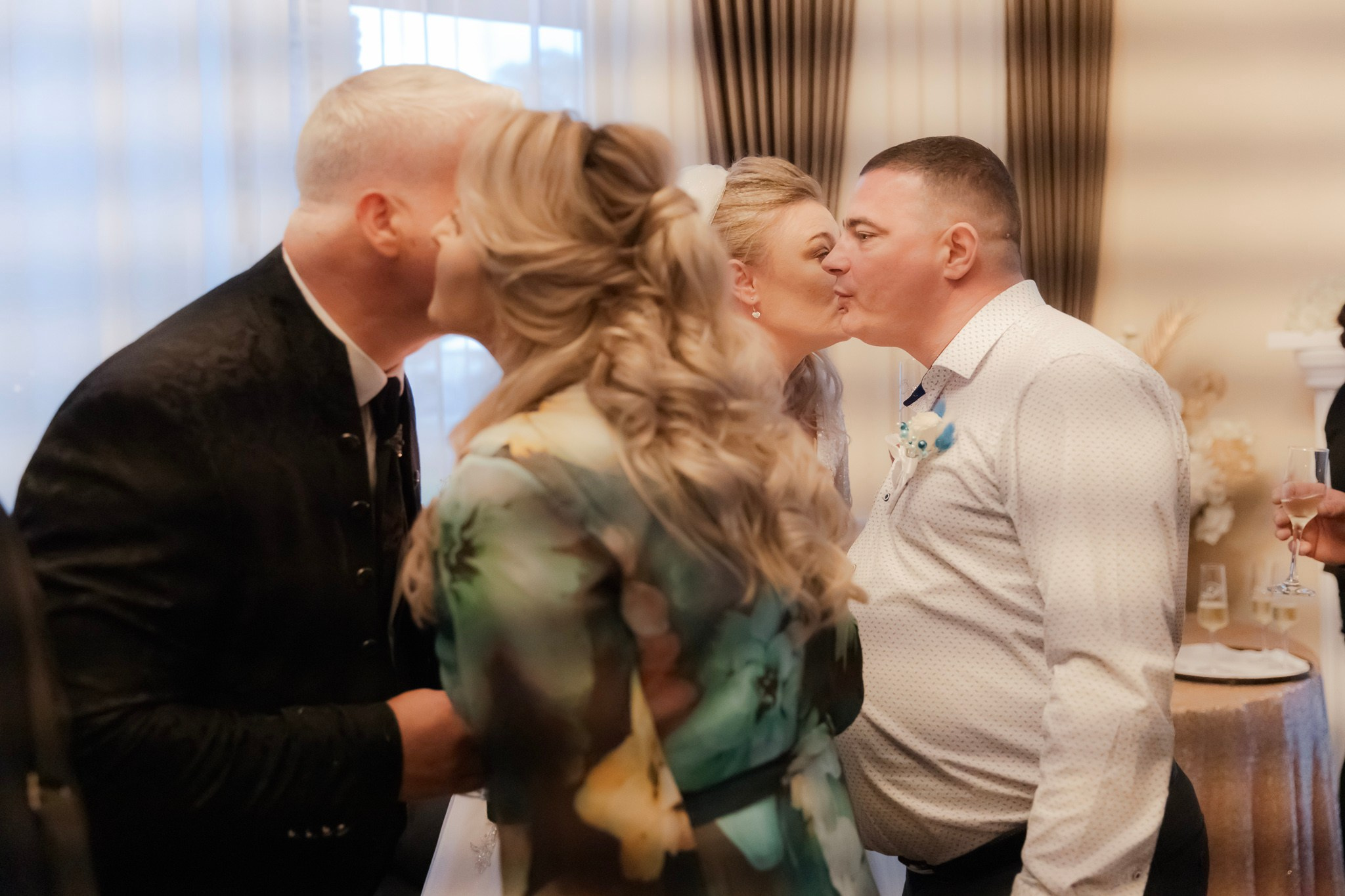 Mihai & Oana. Servicii foto-video profesionale, pentru momente de neuitat