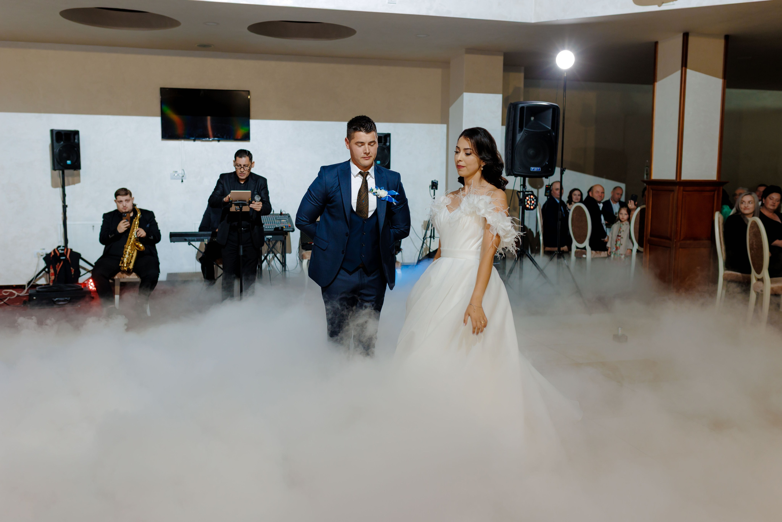 Loredana & Emilian – Ziua Nunții | Videografie - fotografie Botez Suceava, Iași, Botoșani. Servicii foto-video profesionale, pentru momente de neuitat