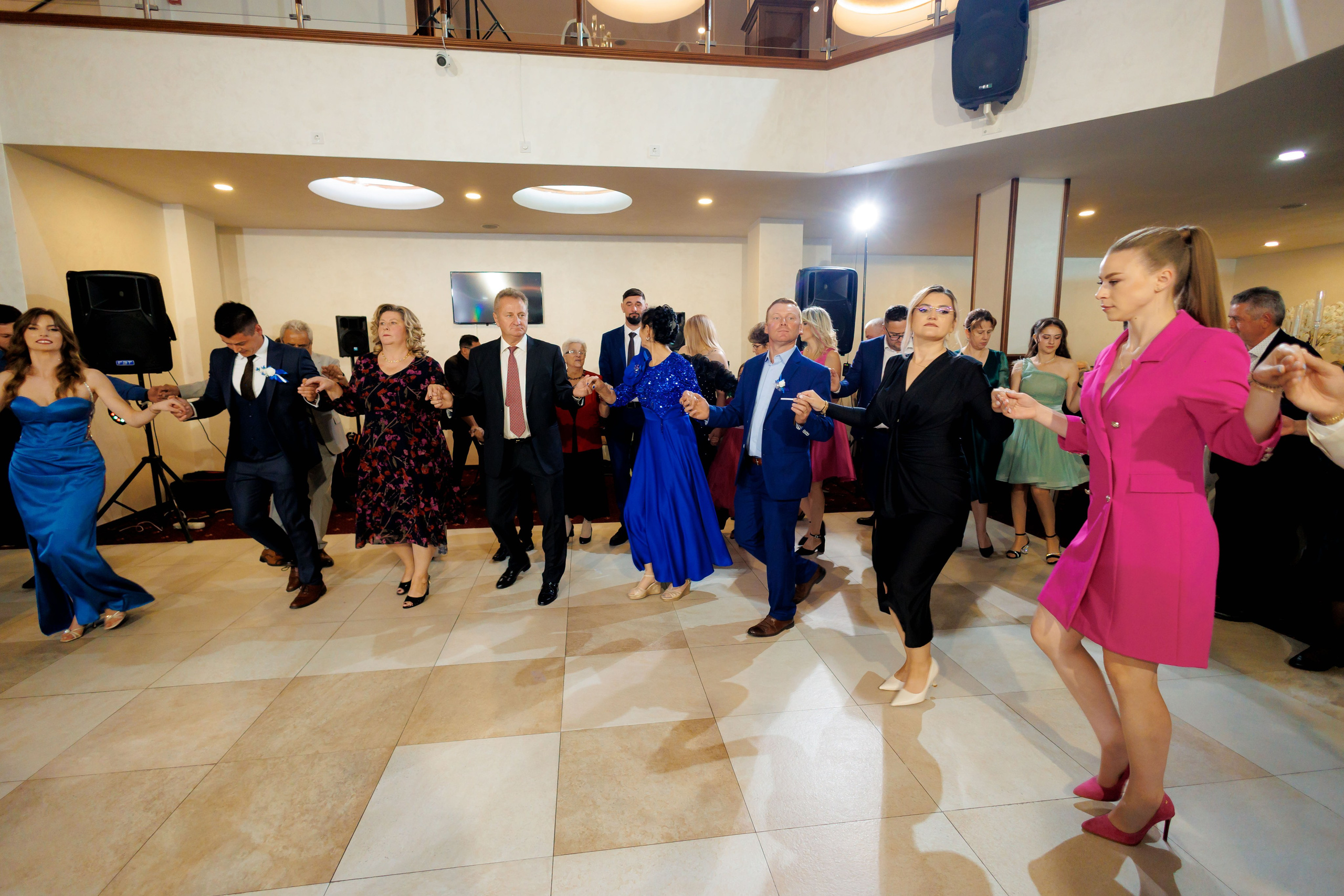 Loredana & Emilian – Ziua Nunții | Videografie - fotografie Botez Suceava, Iași, Botoșani. Servicii foto-video profesionale, pentru momente de neuitat
