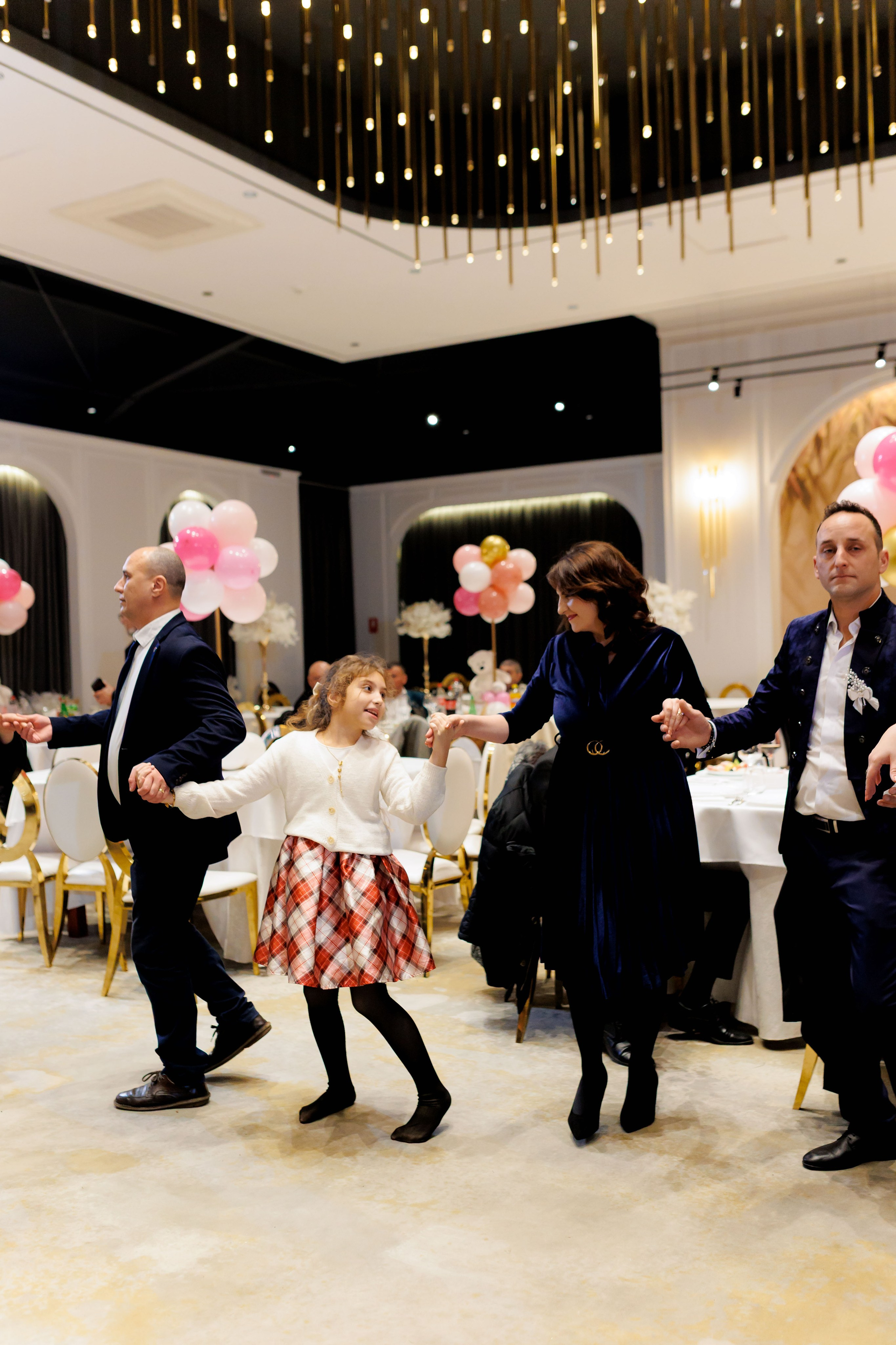 Povestea voastră, regizată de noi |Cristi Turculet Videograf Nuntă Suceava | wedding highlight. Servicii foto-video profesionale, pentru momente de neuitat