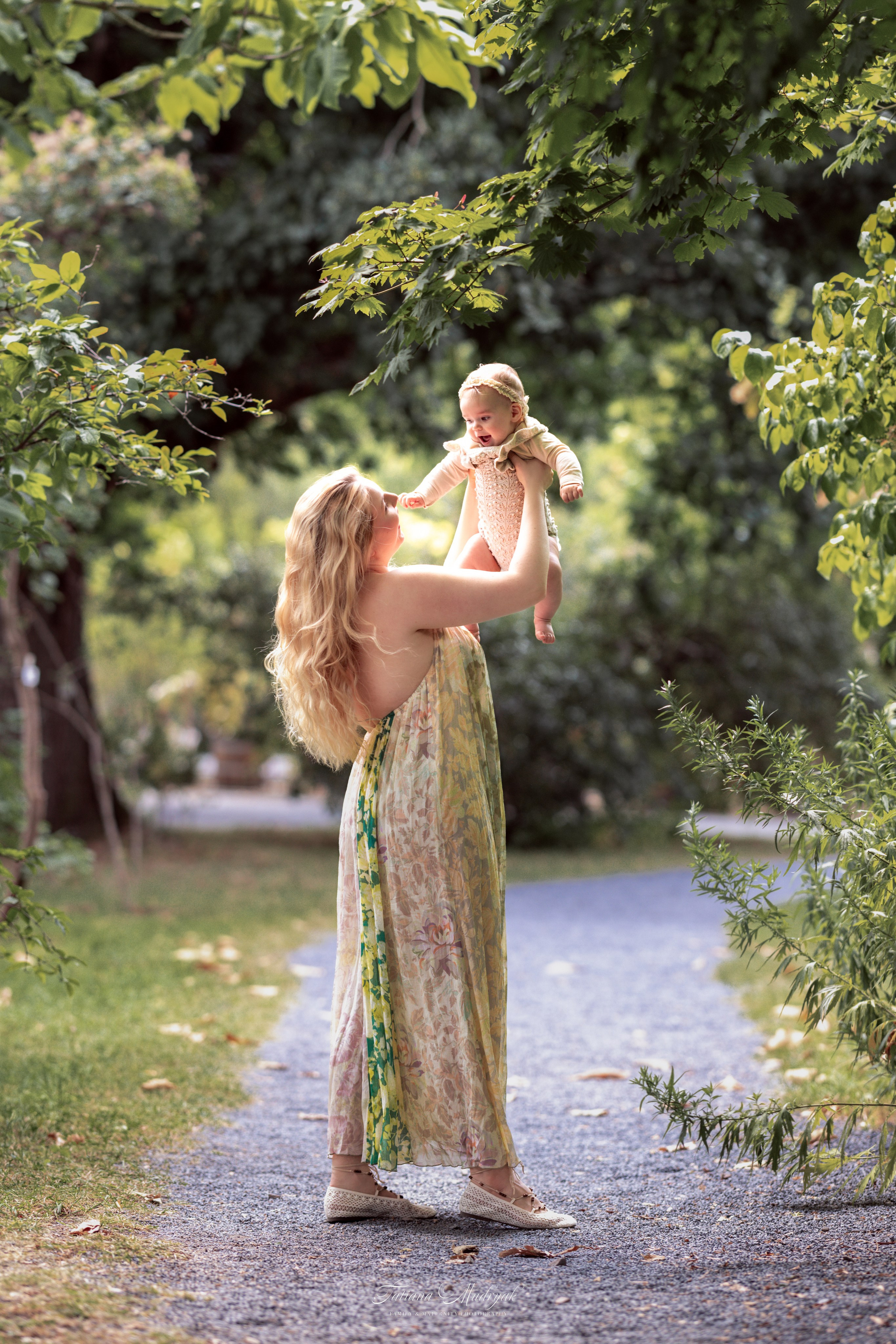 Natural Newborn Photography. Family & Maternity Photographer in Dresden Tatiana Mudryak