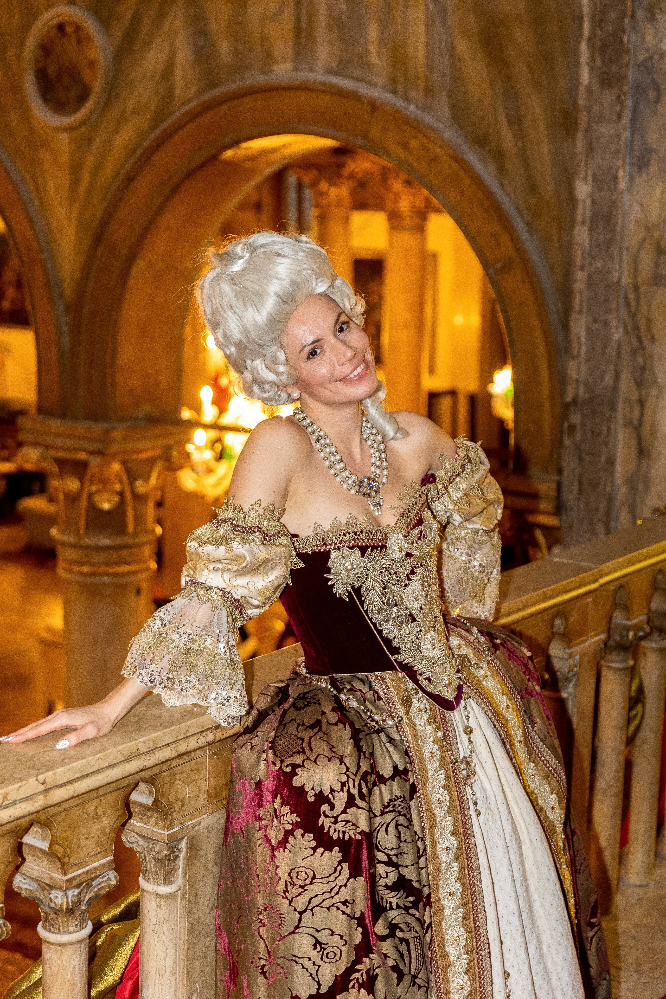 Aleksandr & Ekaterina in venetian carnival