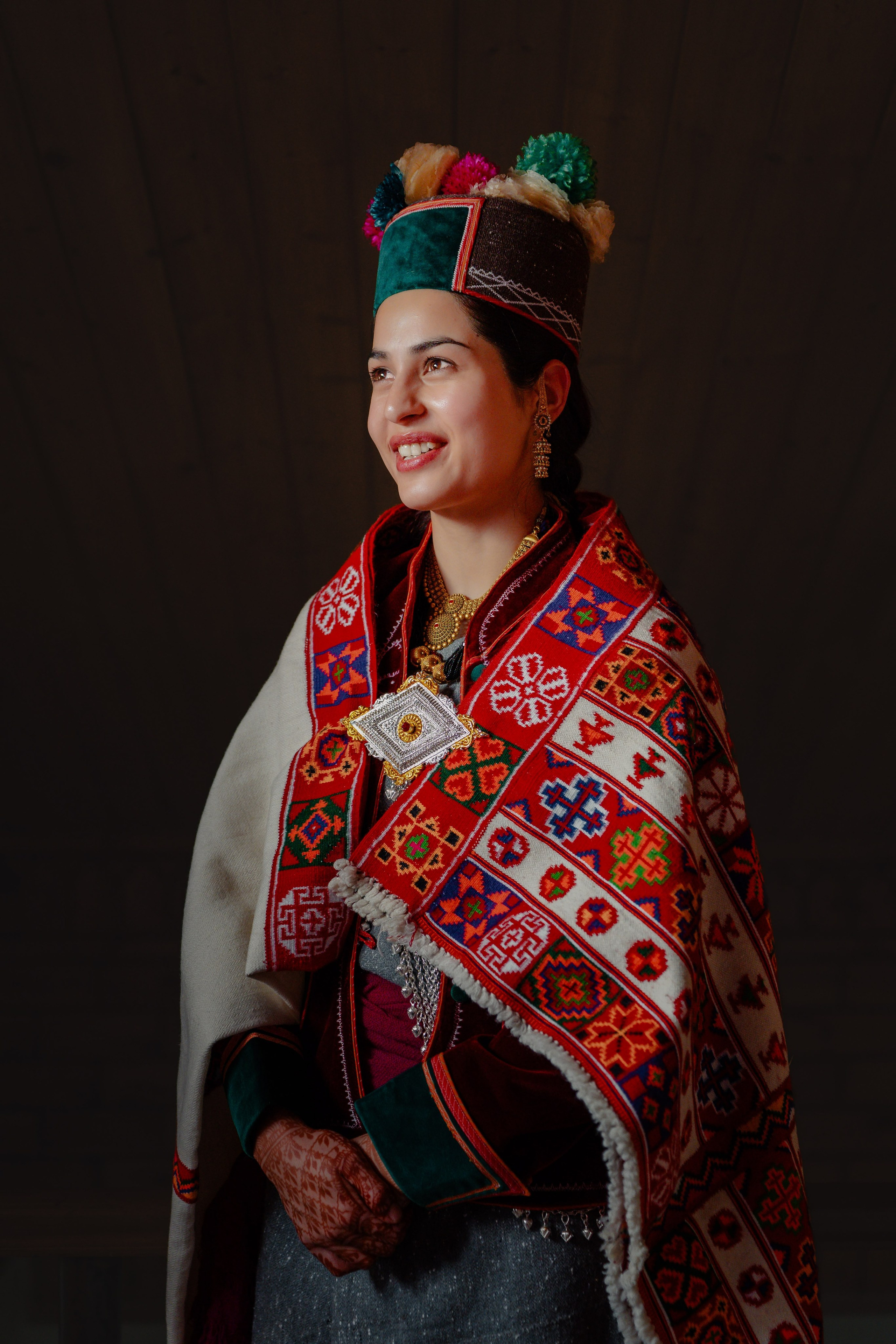 Arti & Akshay. Wedding and Family photographer in india