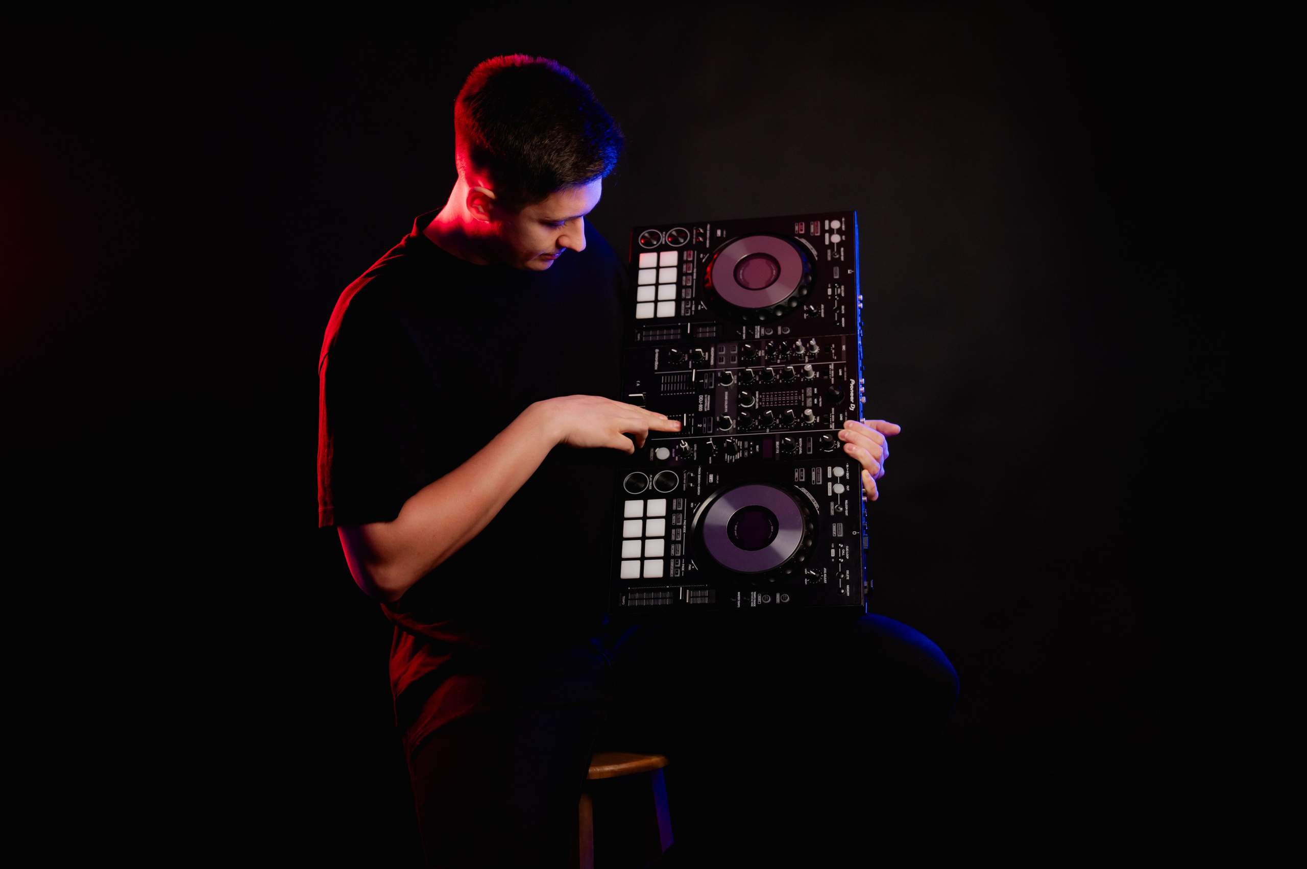 DJ Fabio. Andrei Samuel – Fotograf București | Evenimente, Studio, Imobiliare, Produs