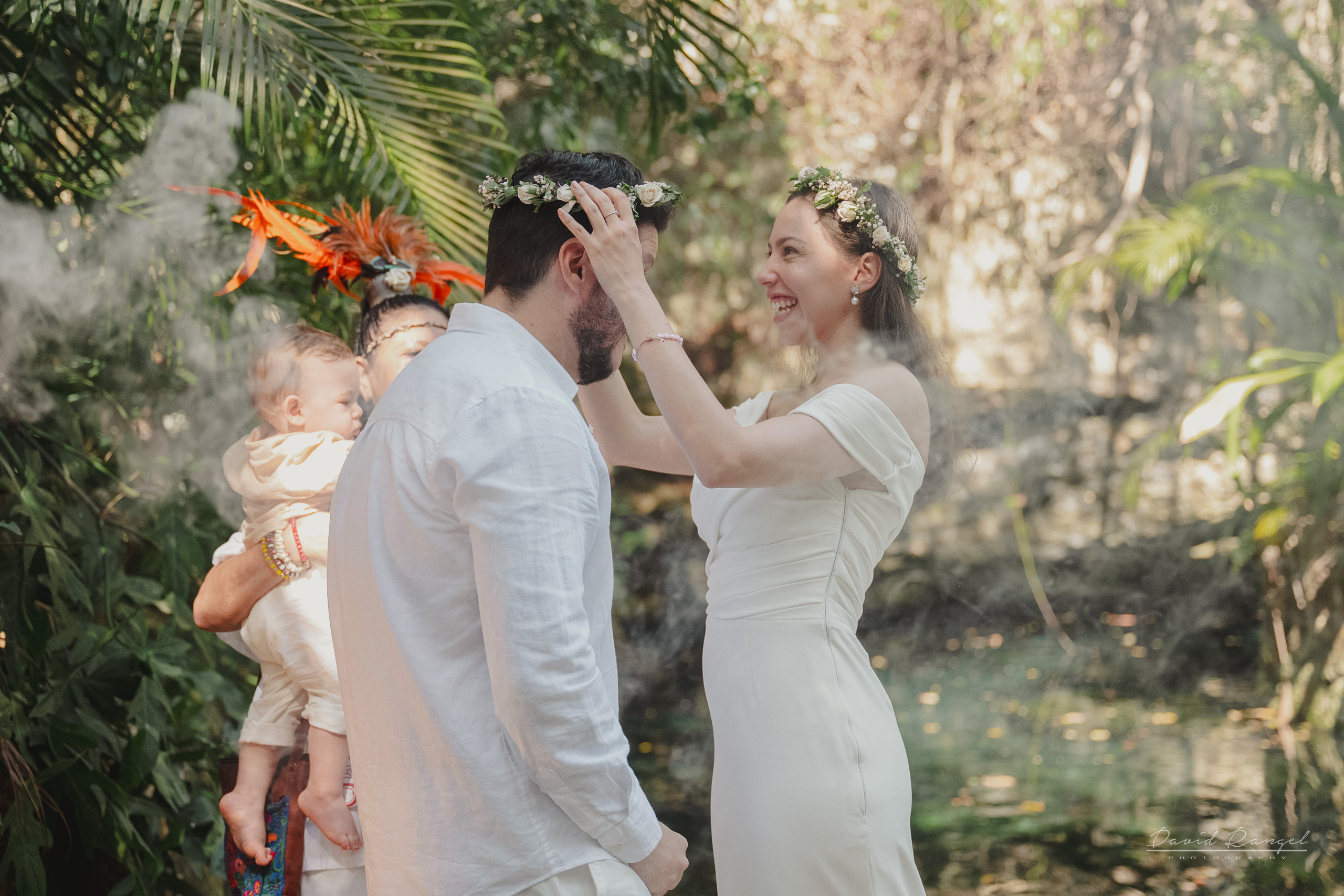 Vanessa and Alejandro´s Mayan Wedding at Kantunchi Park. Destination wedding photographer based in Cancun and Riviera Maya with service worldwide