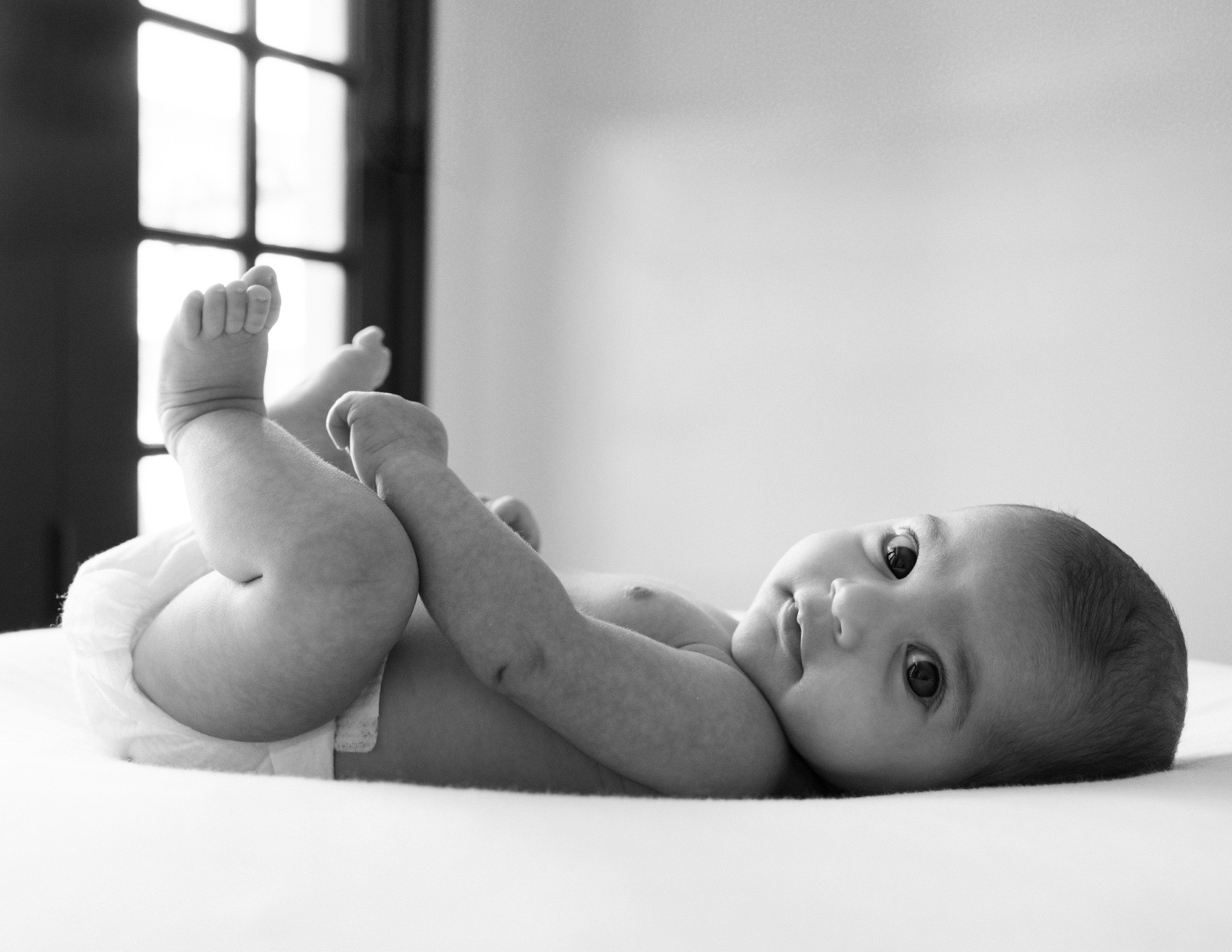 Lifestyle newborn. Los Angeles maternity, boudoir and family photographer