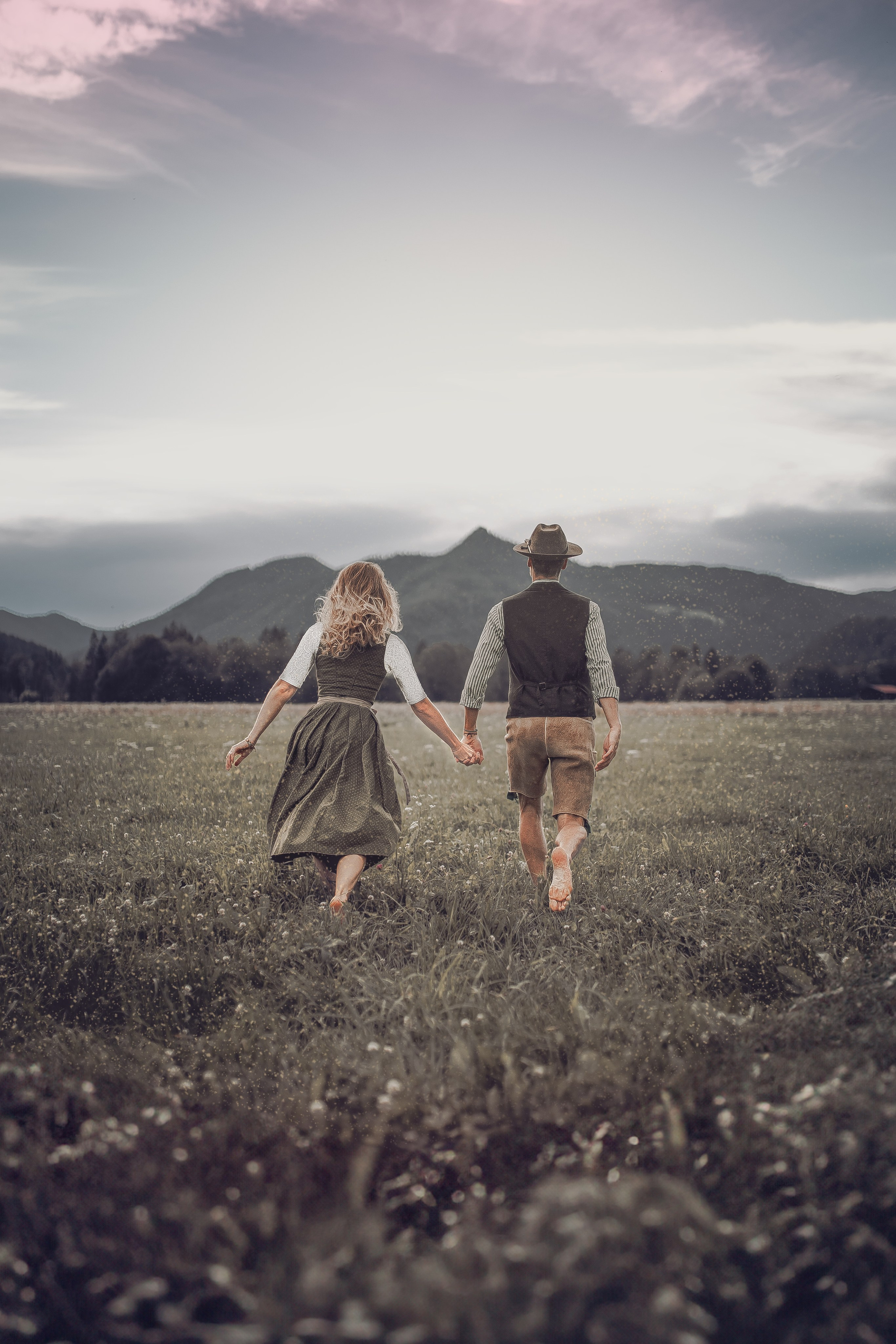 Selina & Conny. GoldenHourStory