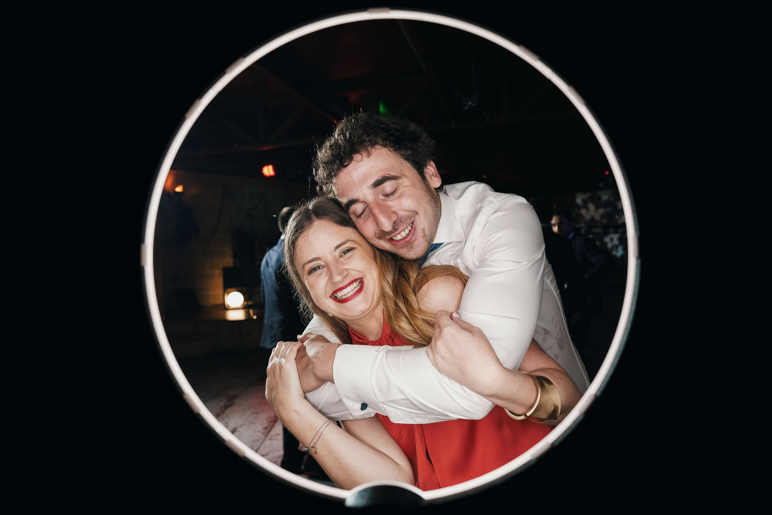 Photocircle es un foto con circulo los novios y los invitados. PIXLOVE - Fotógrafos de bodas Huesca Pirineos Zaragoza