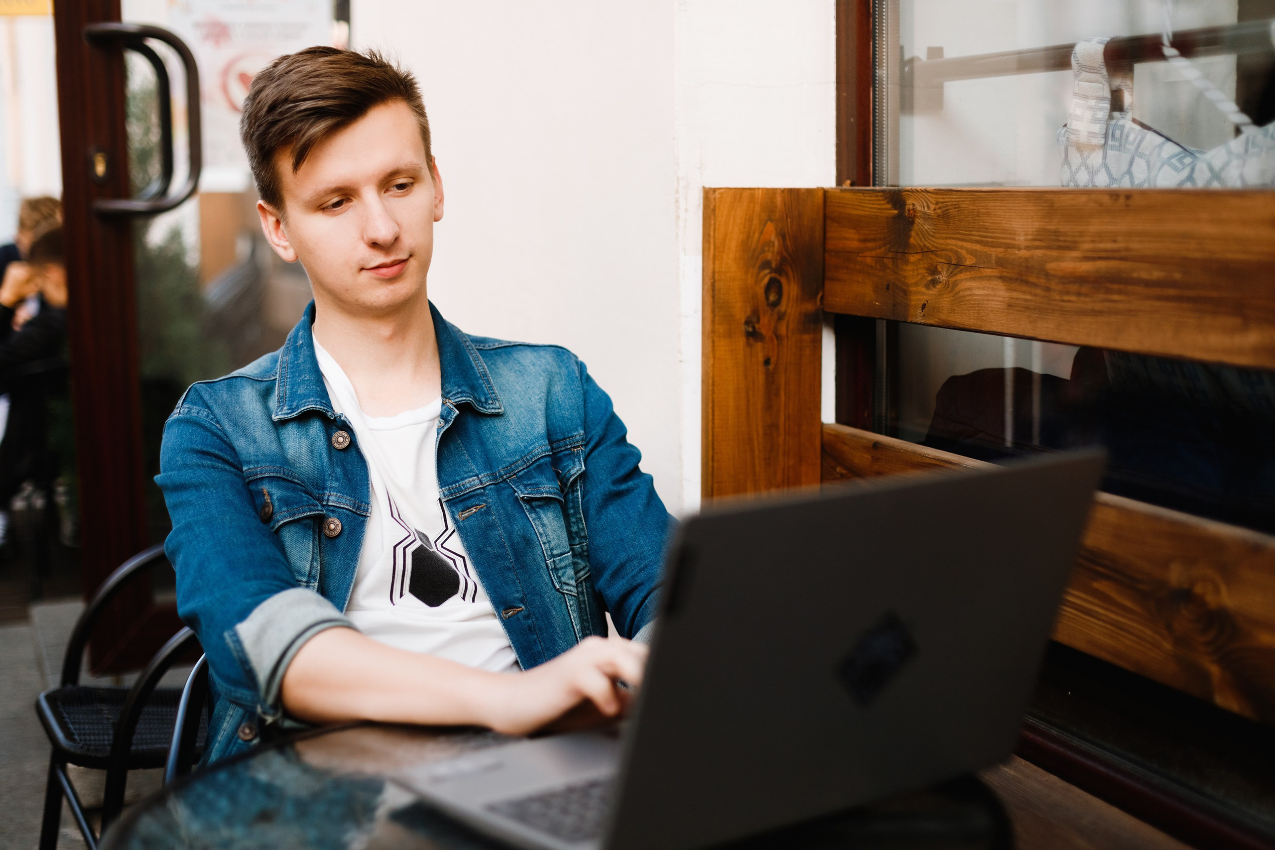 Yuri | freelance web designer blog content. Kaja | fotograf psów we Wrocławiu