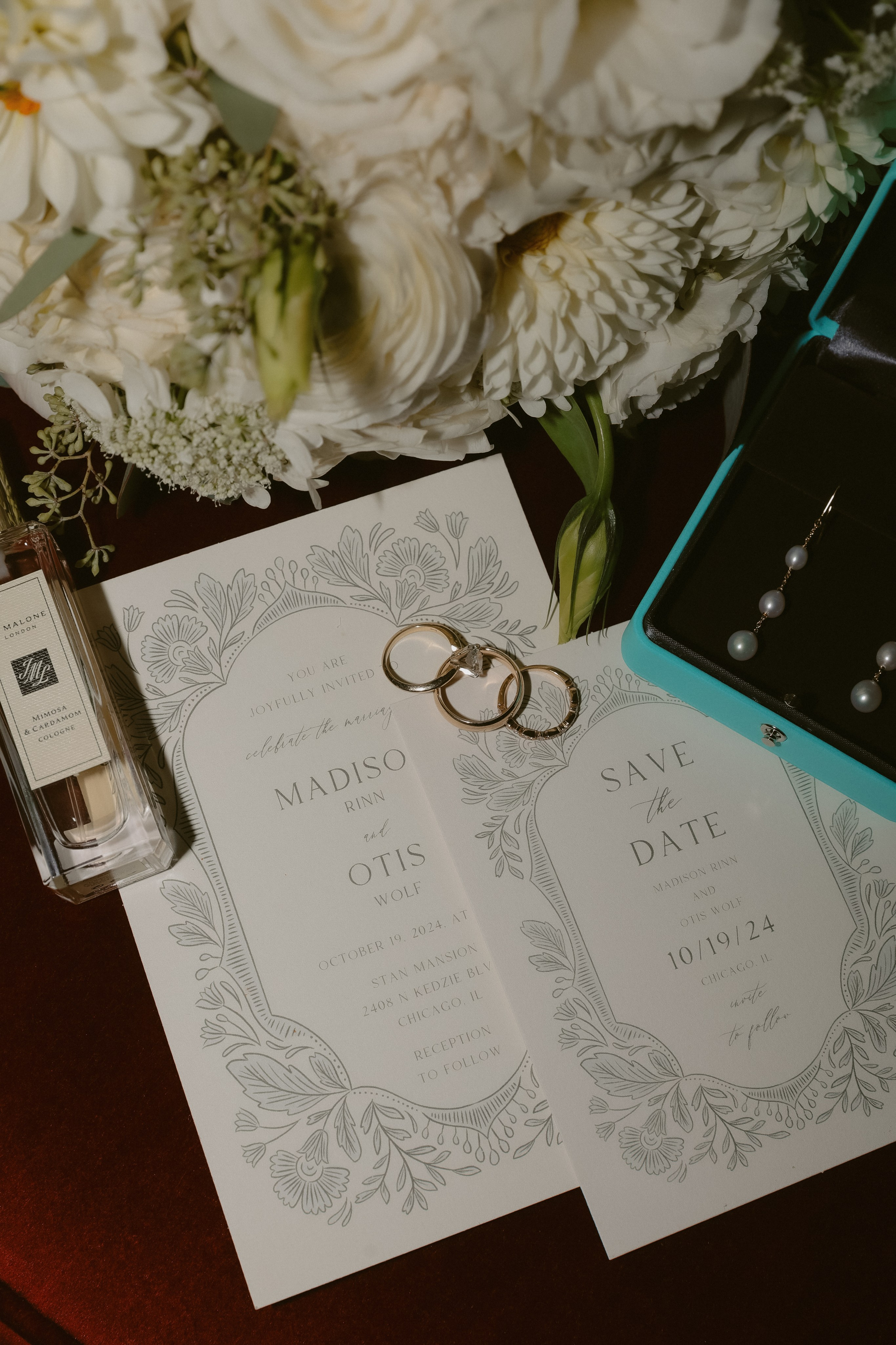 Madison&Otis. Couple photographer in Chicago