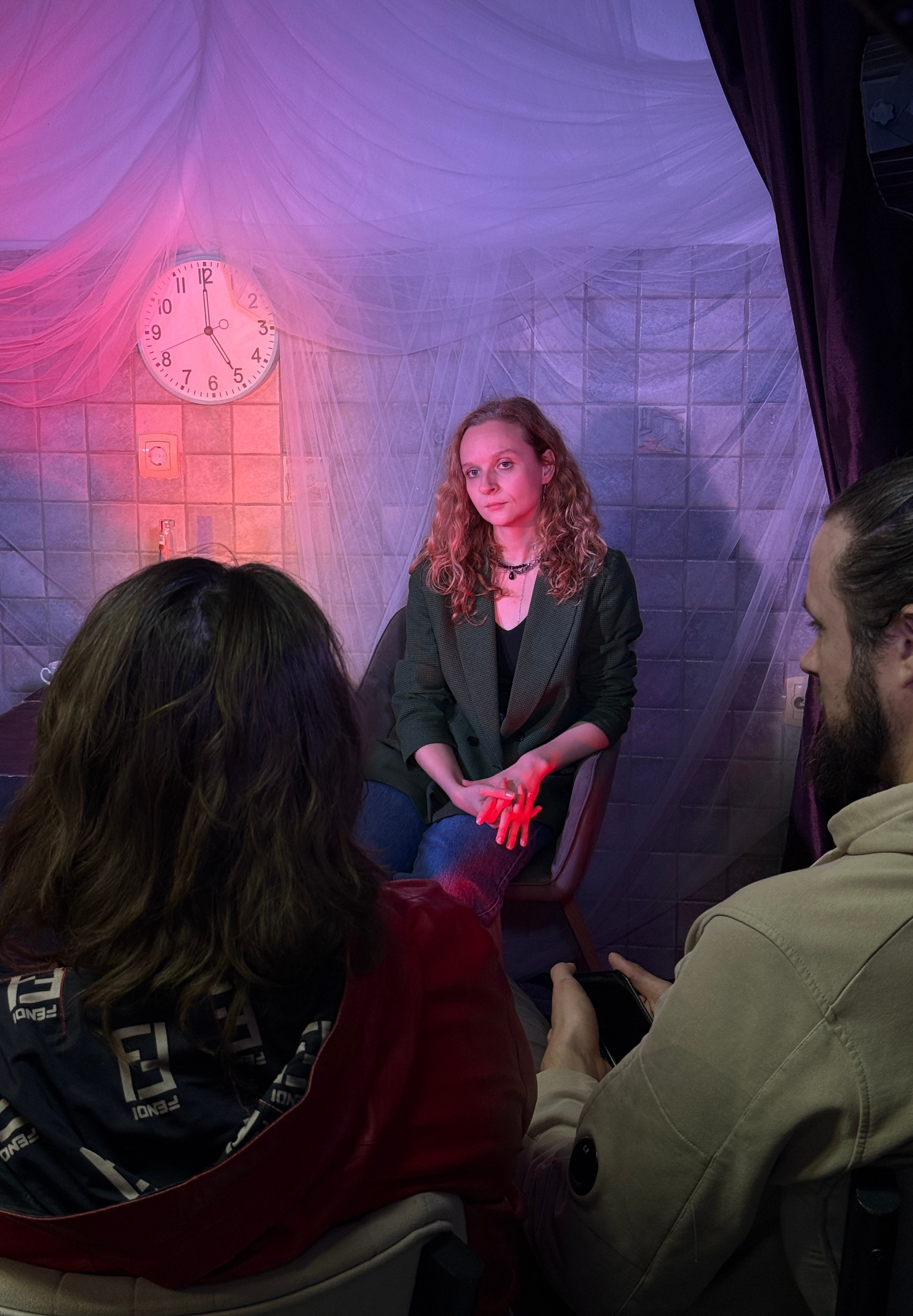 Фоторепортаж вистави у Будві. Портретний фотограф Альона Новгородцева