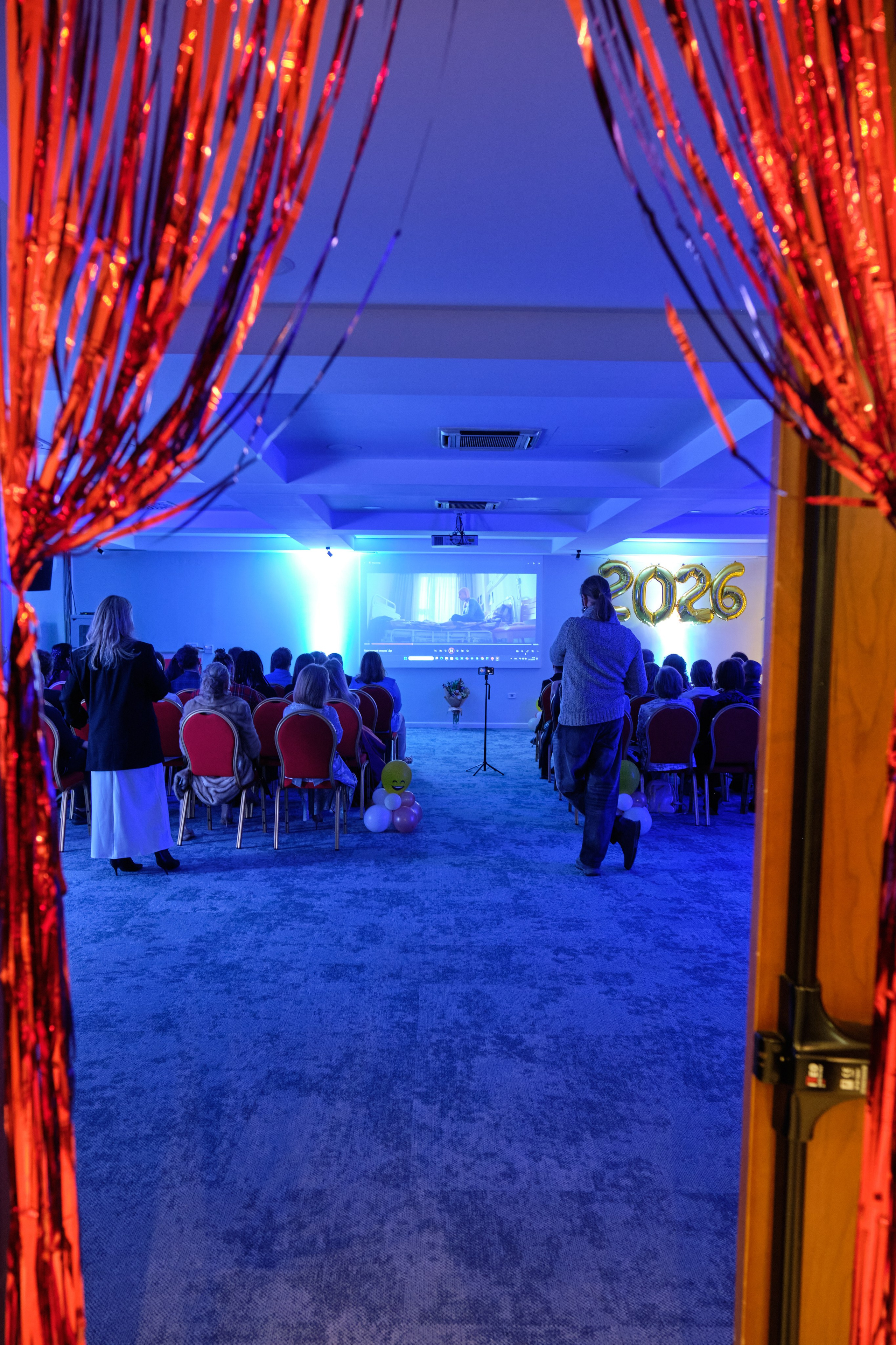 Фоторепортаж з благодійного Новорічного балу у Чорногорії. Портретний фотограф Альона Новгородцева