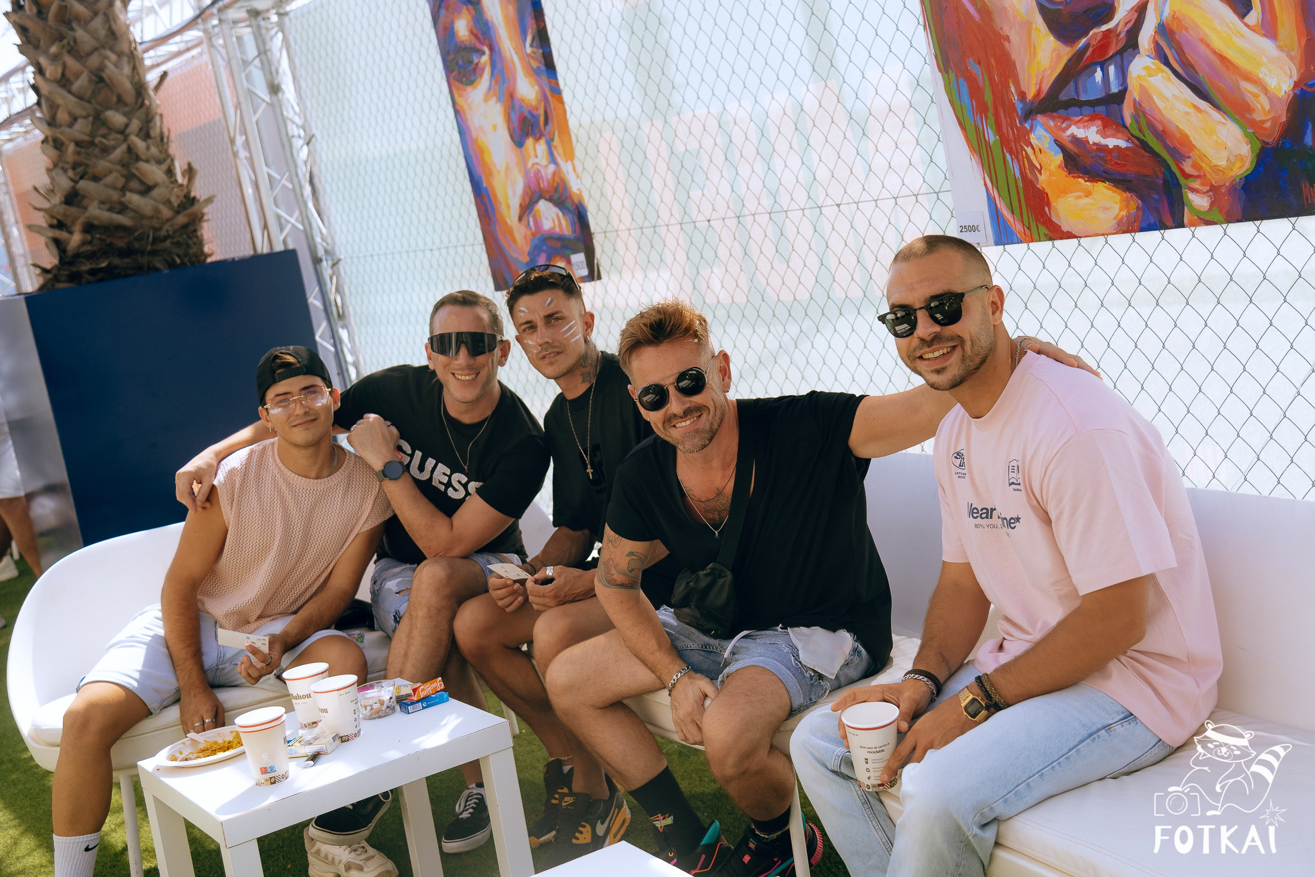 Cariña: La Fiesta 2025 Alicante — fotos del festival LGTBI y drag shows | FOTKAI