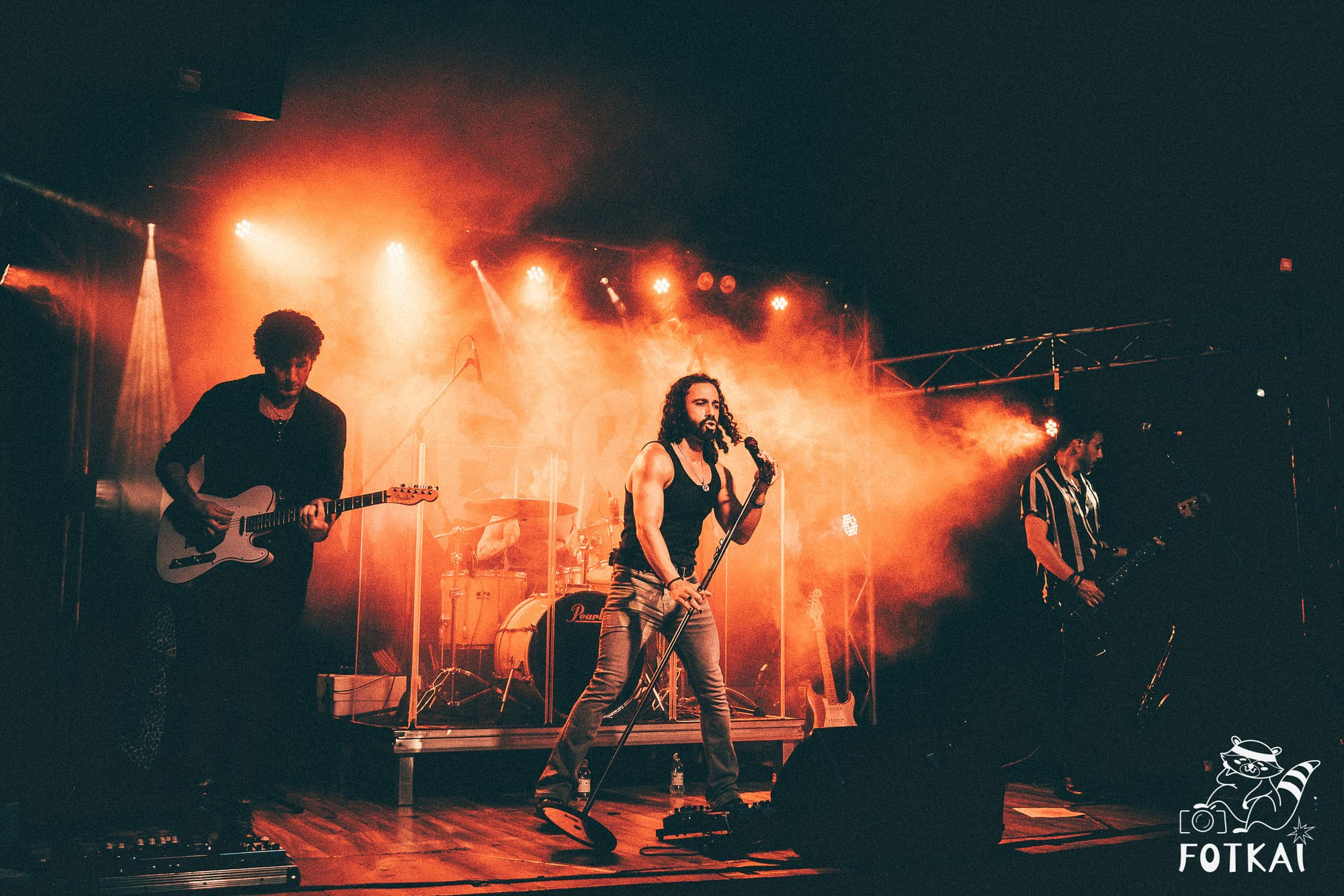 DENISDENIS — reportaje fotográfico del concierto en la Sala Marearock (Alicante) | FOTKAI