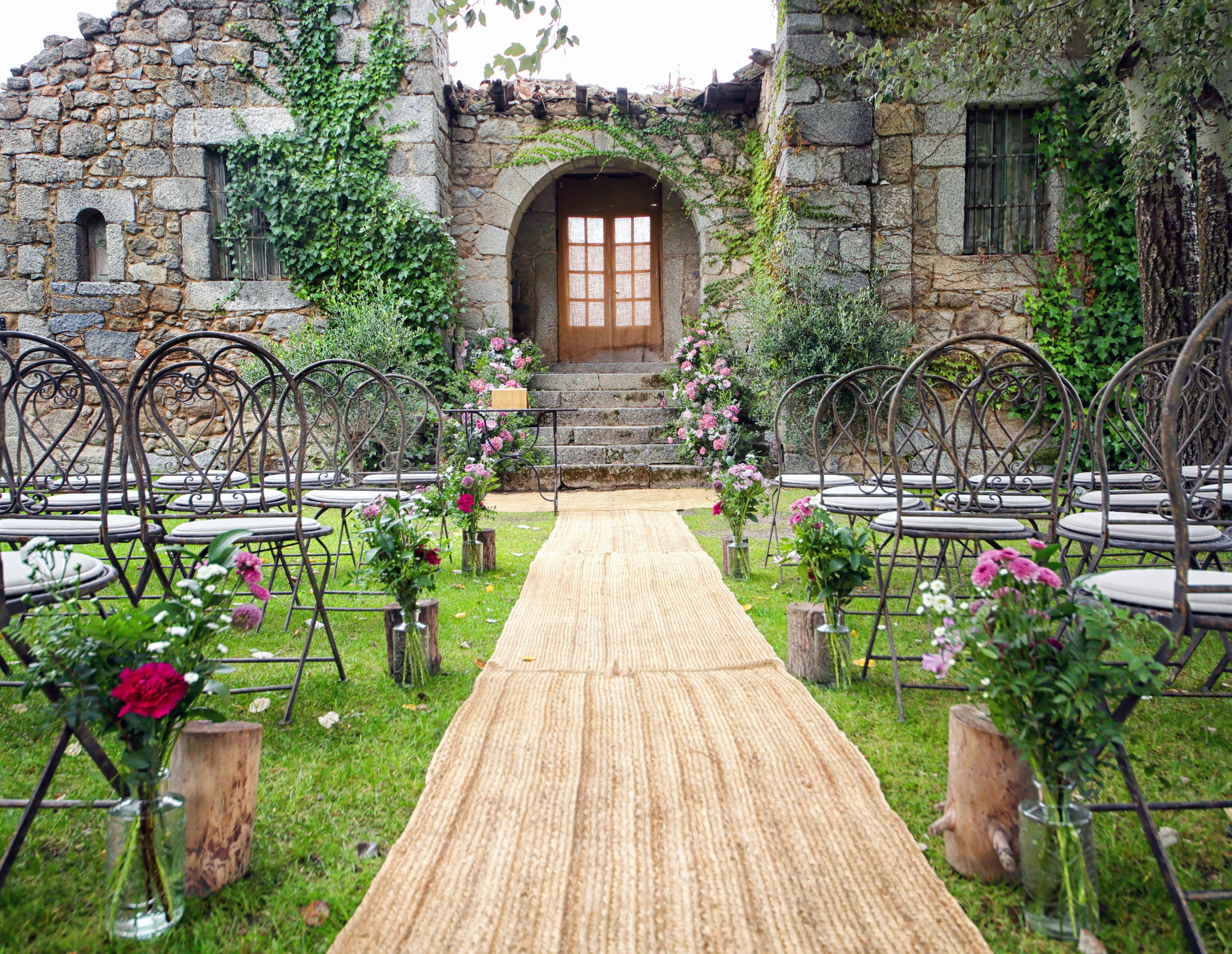 Madrid. Finca El Gasco. Luxury wedding, portrait, family photographer over Europe