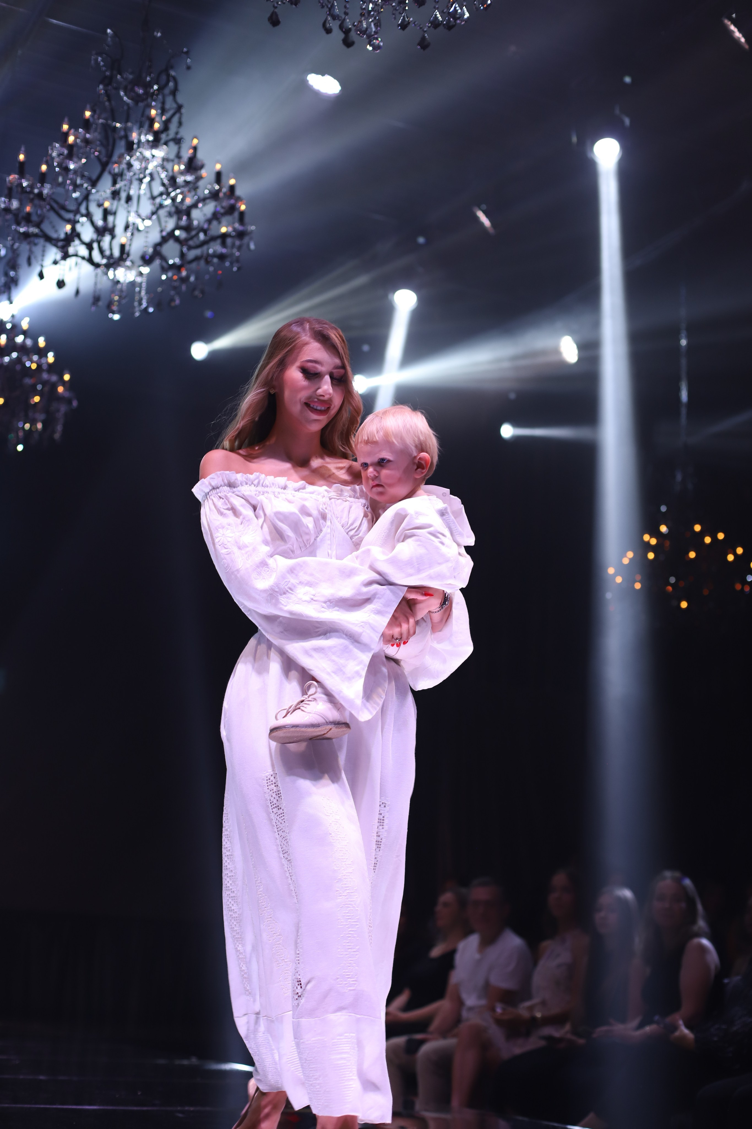 Young Fashion Show. VALERIIA VIUNOVA individual shooting\love story\event\brand