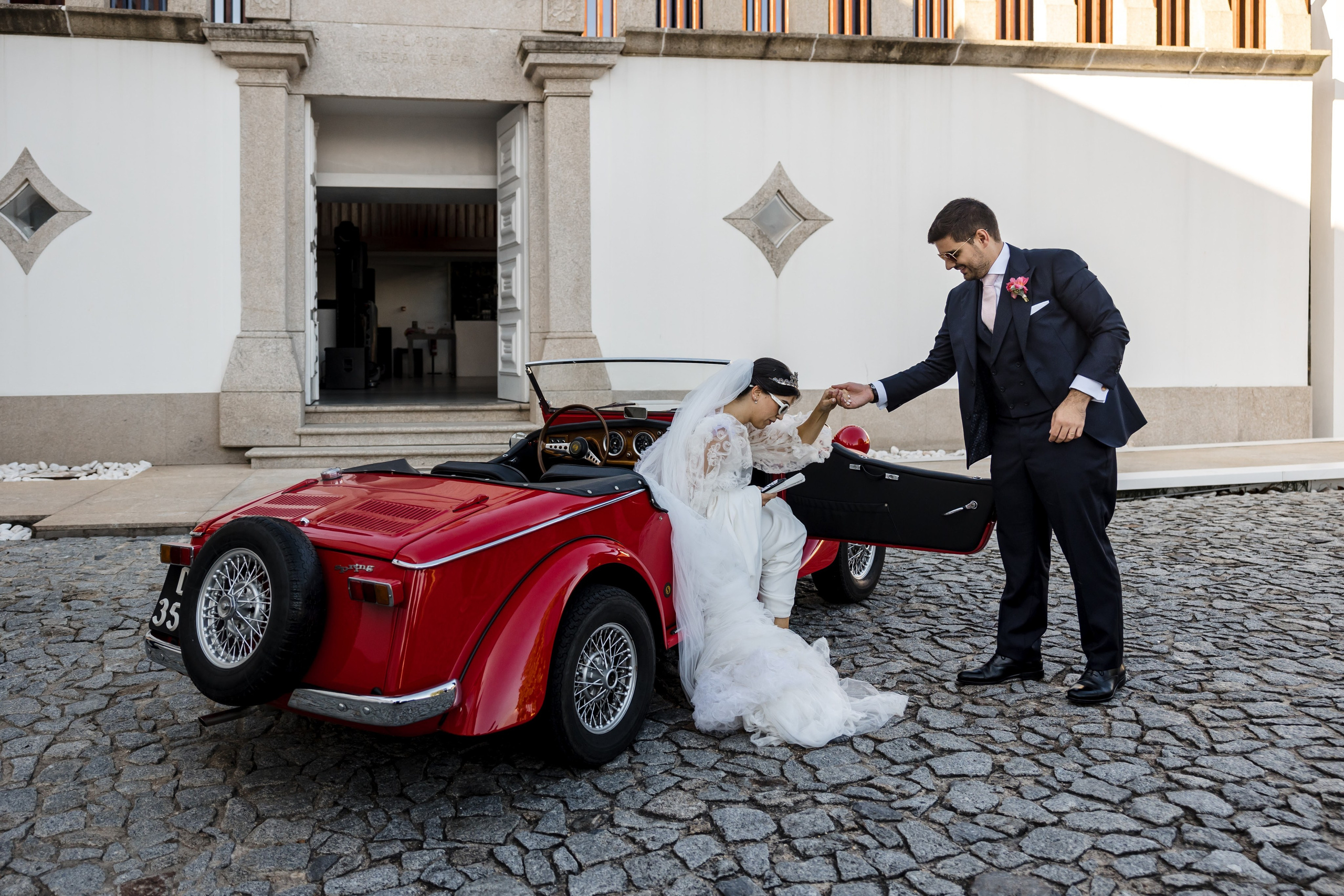 Camila & João at Palacio da Igreja Velha — Guimarães. Lisbon Wedding Photographer | Timeless Documentary Wedding Photography