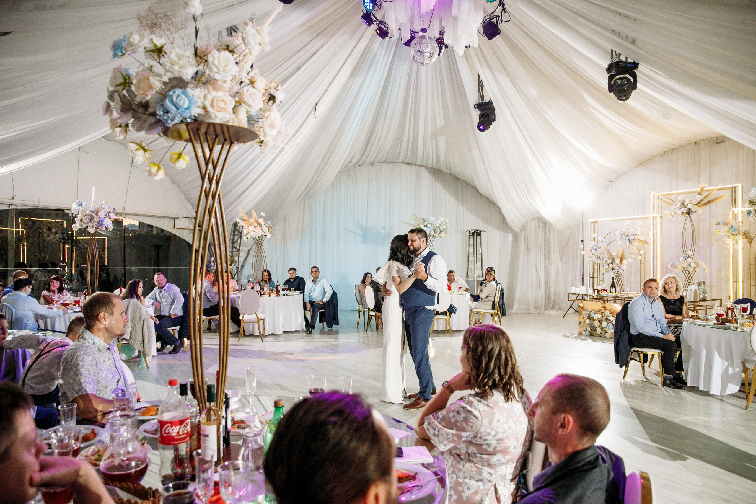 Roman & Kate. Wedding and family photographer and videographer PA, NJ, NY, DE, MD