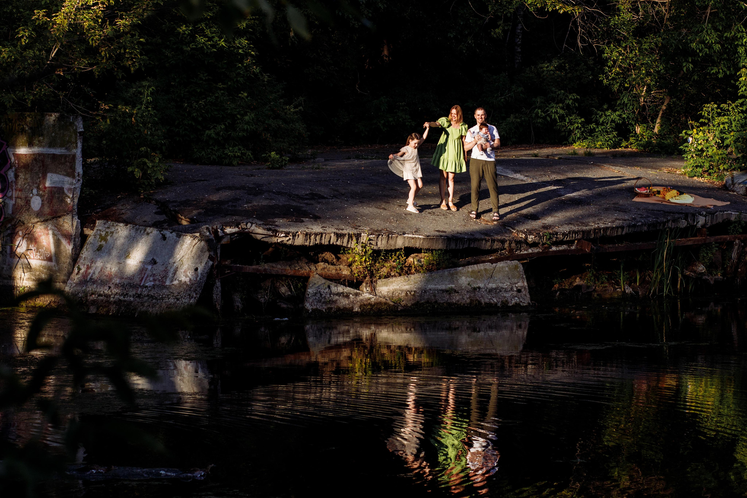 Family. Nature. Wedding and family photographer and videographer PA, NJ, NY, DE, MD